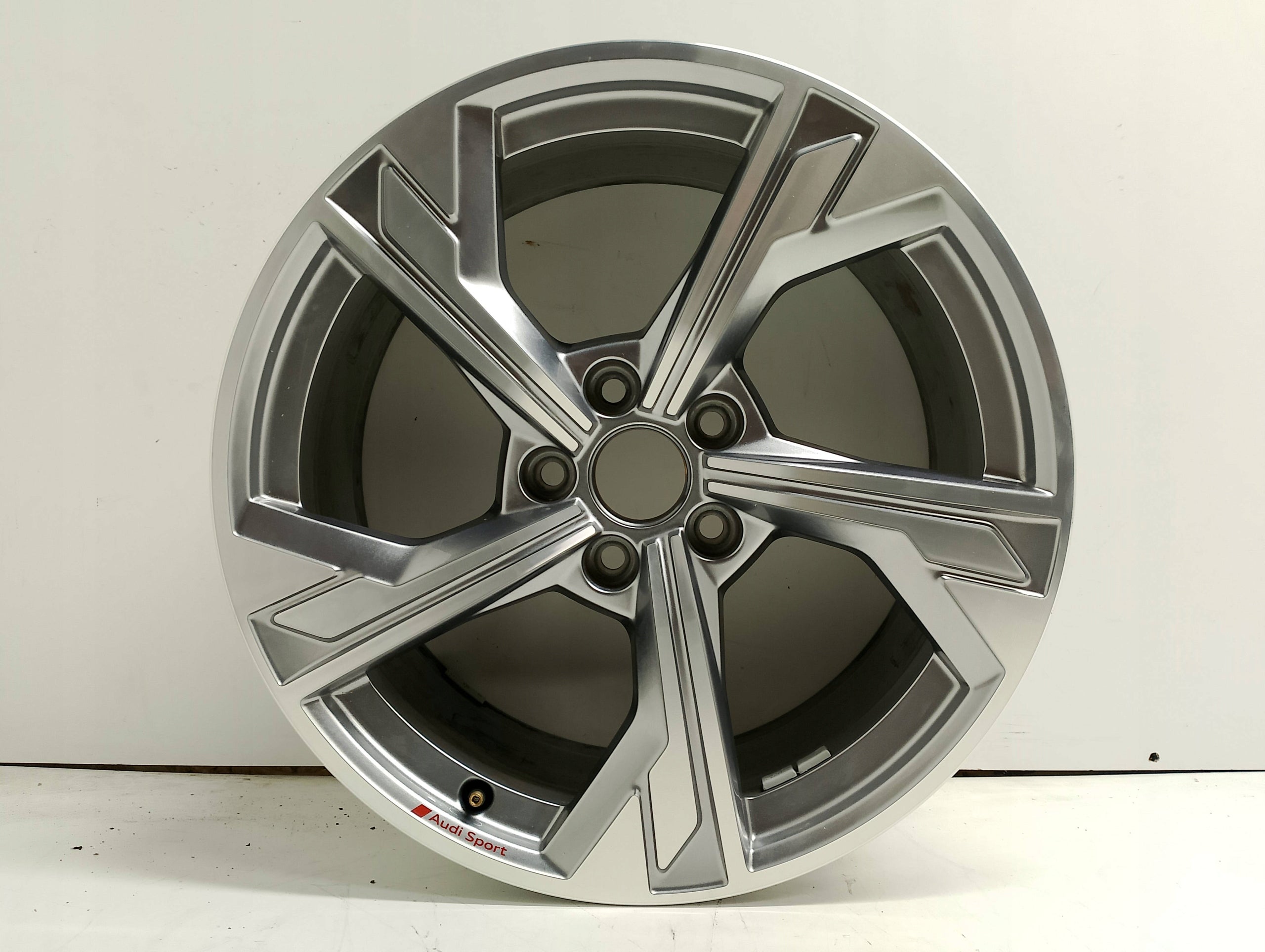  1x aluminum rim Audi A3 Aluminum rim 18 inch 8.0J 5x112 46ET 8Y0601025P  product image