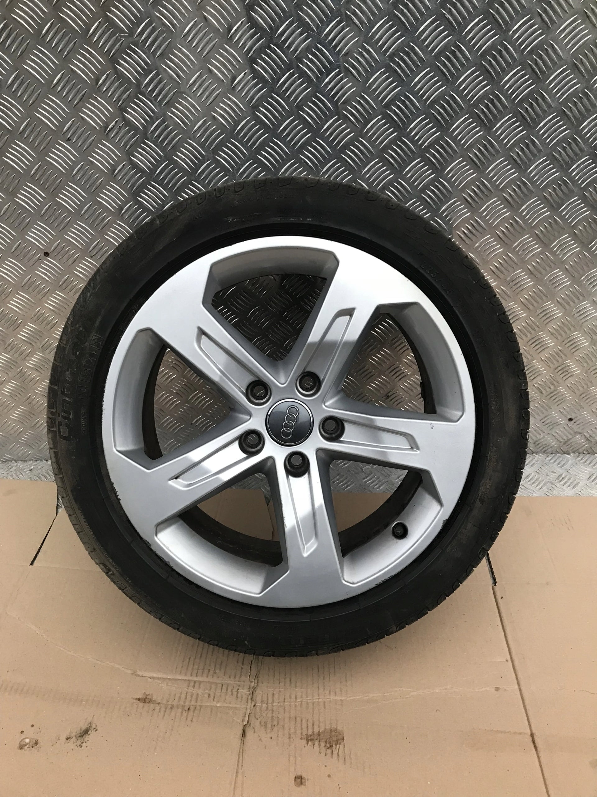 1x Alu Felge Audi A3 Aluminum rim 17 Zoll 7.5J 5x112 43ET 8V0601025DP