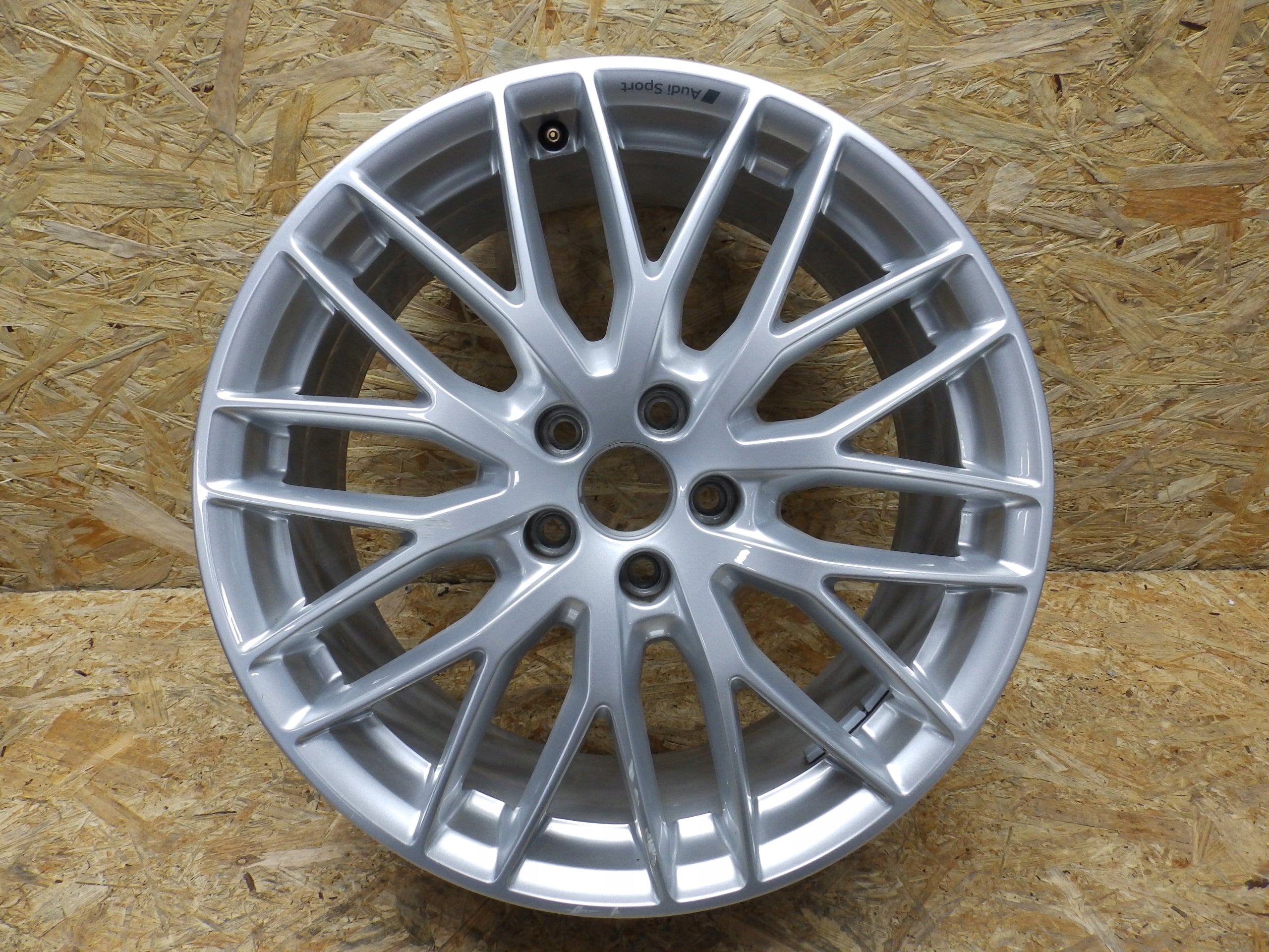  1x Alu Felge Audi A3 Aluminum rim 19 Zoll 8.0J 5x112 49ET product image