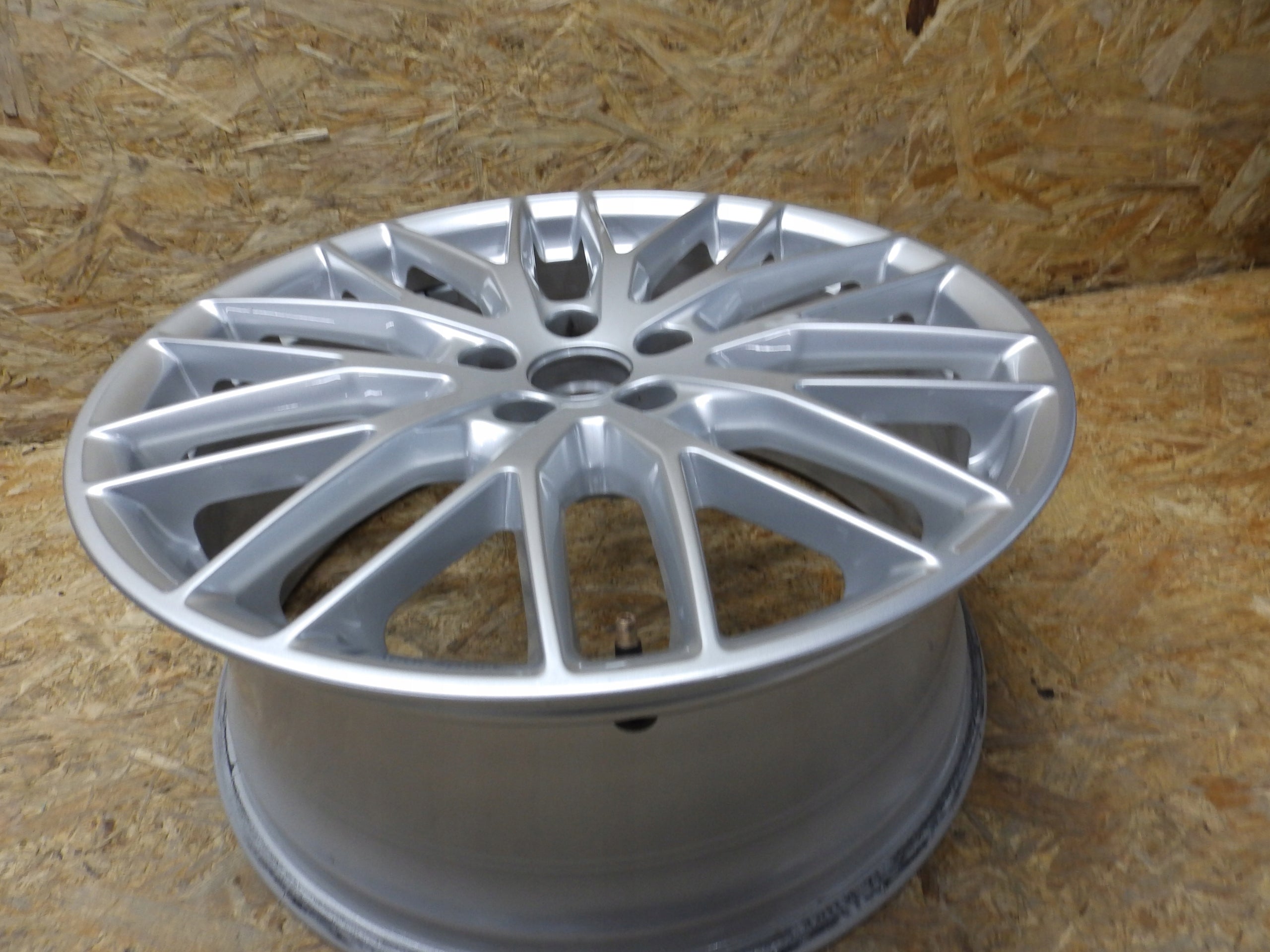 1x Alu Felge Audi A3 Aluminum rim 19 Zoll 8.0J 5x112 49ET