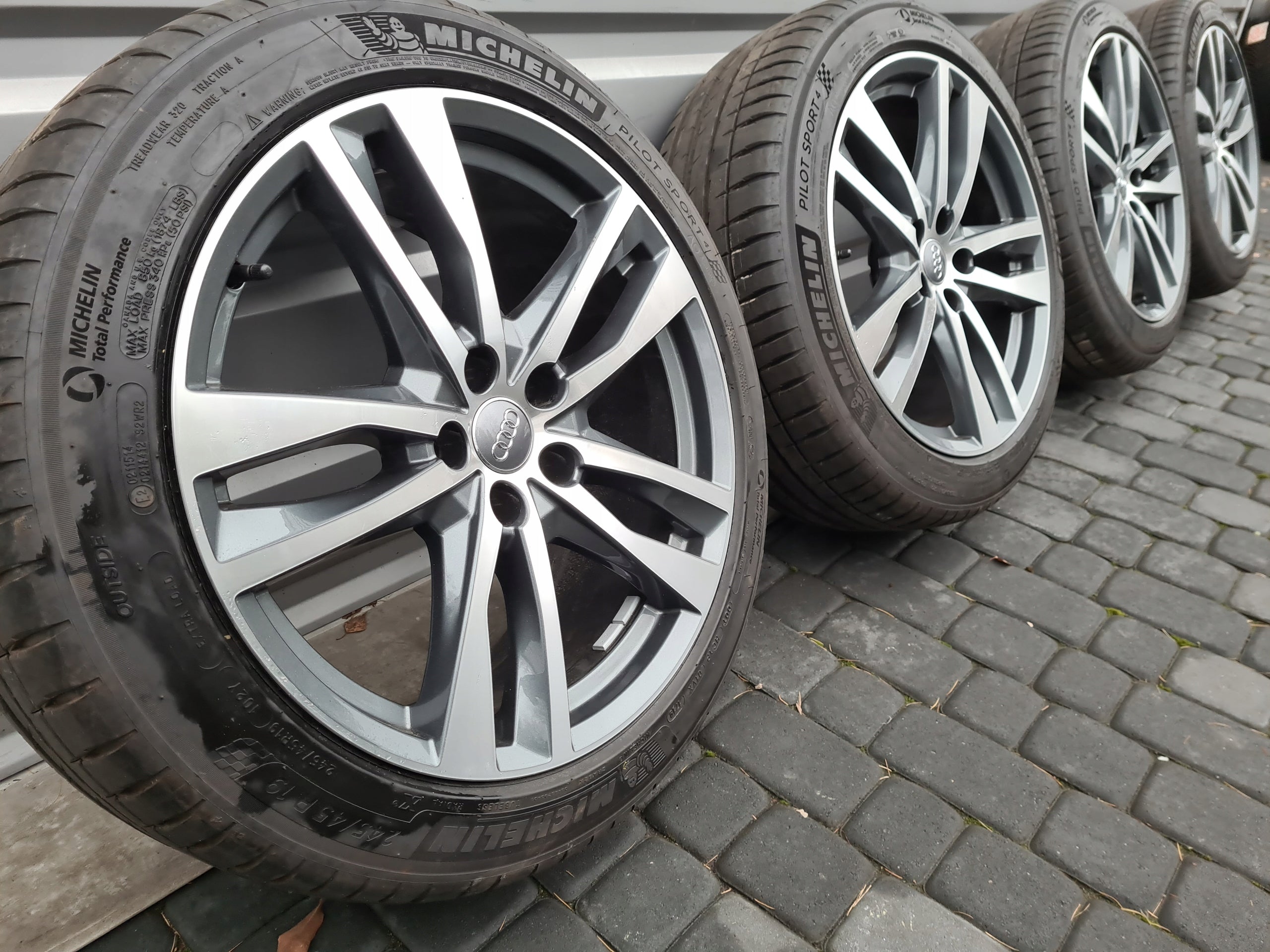 Alu Felge Audi Q3 A6 A8 Q7 A5 A7 Q5 A4 Aluminum rim 19 Zoll 8.5J 5x112 40ET