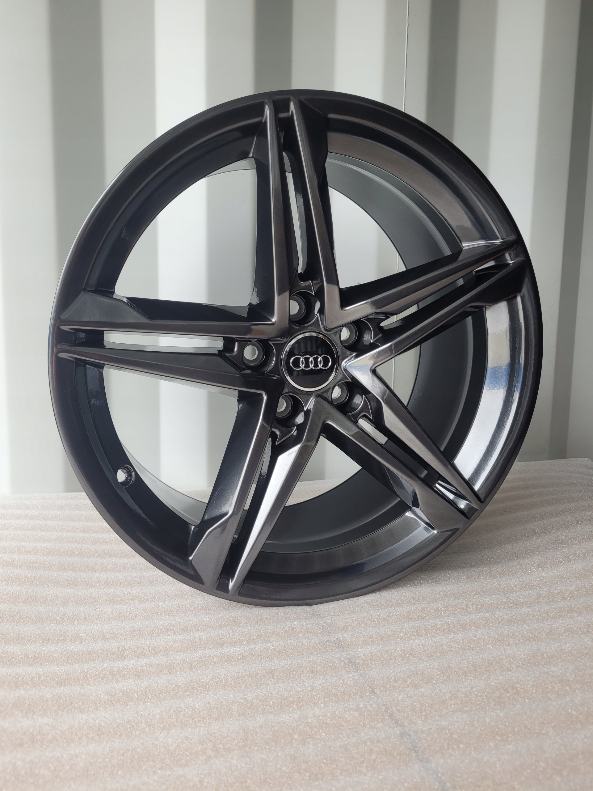 Alu Felge Audi Q3 A6 A8 Q7 A5 A7 Q5 A4 Aluminum rim 18 Zoll 8.5J 5x112 29ET