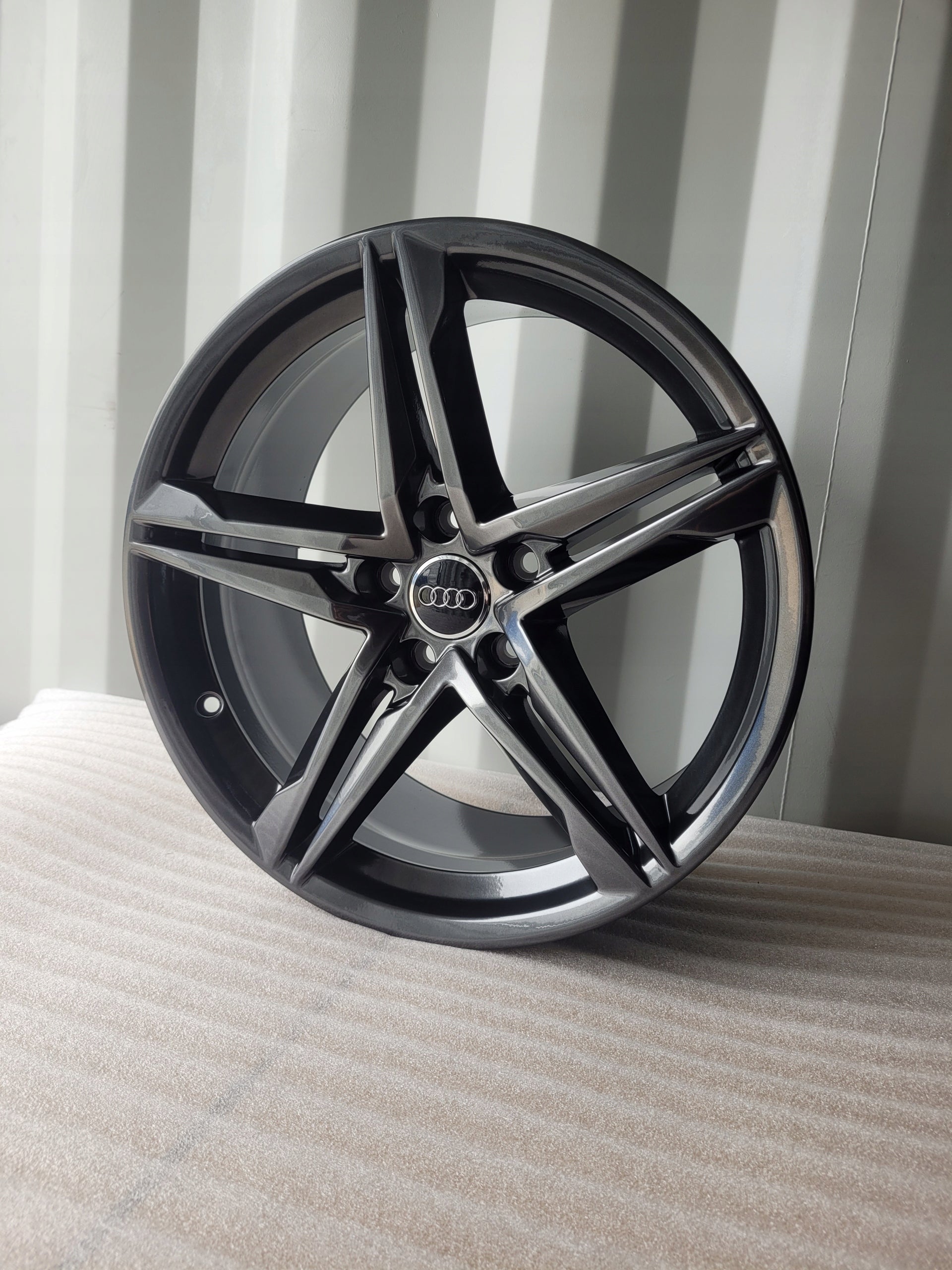 Alu Felge Audi Q3 A6 A8 Q7 A5 A7 Q5 A4 Aluminum rim 18 Zoll 8.5J 5x112 29ET