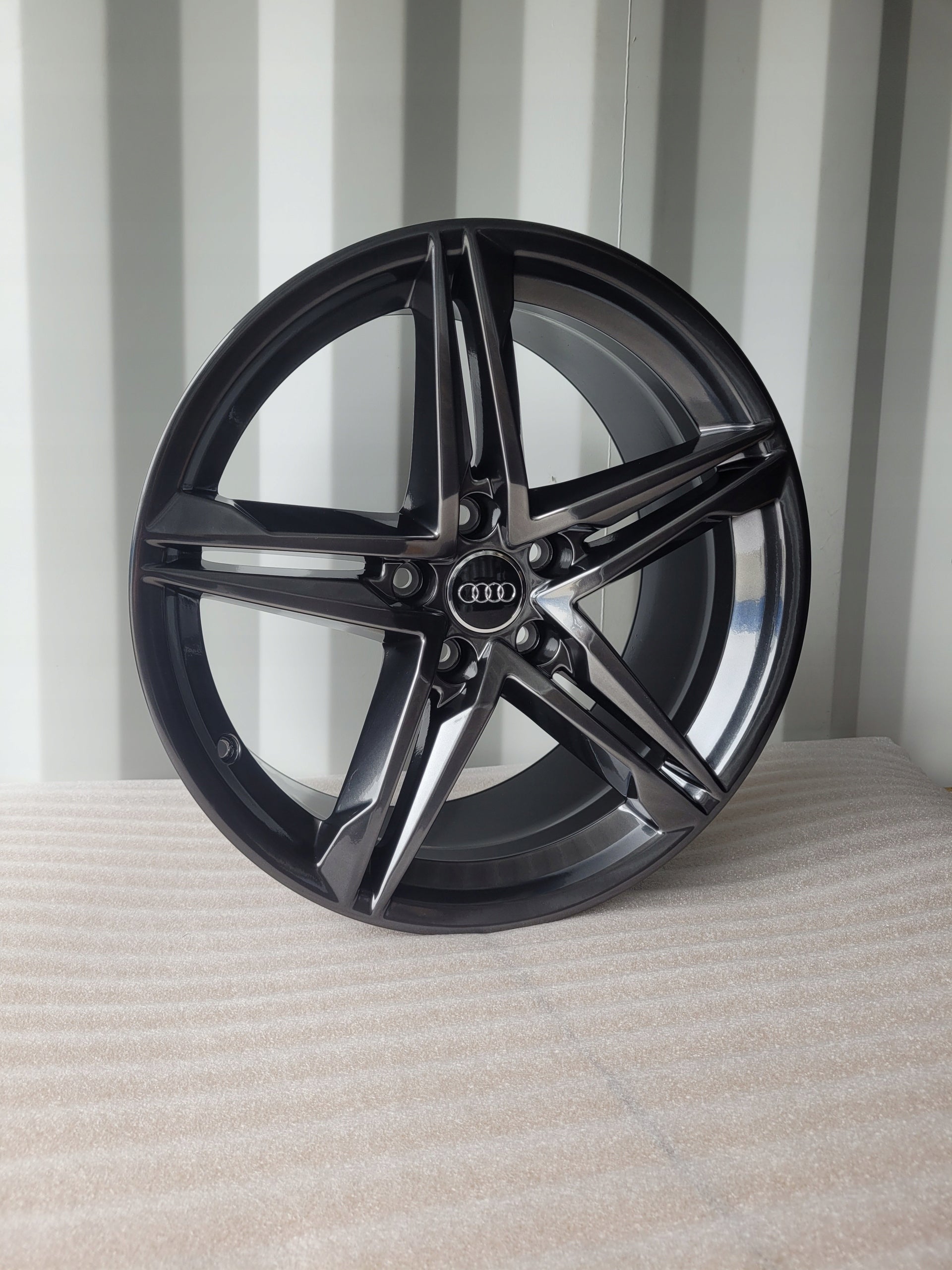 Alu Felge Audi Q3 A6 A8 Q7 A5 A7 Q5 A4 Aluminum rim 18 Zoll 8.5J 5x112 29ET