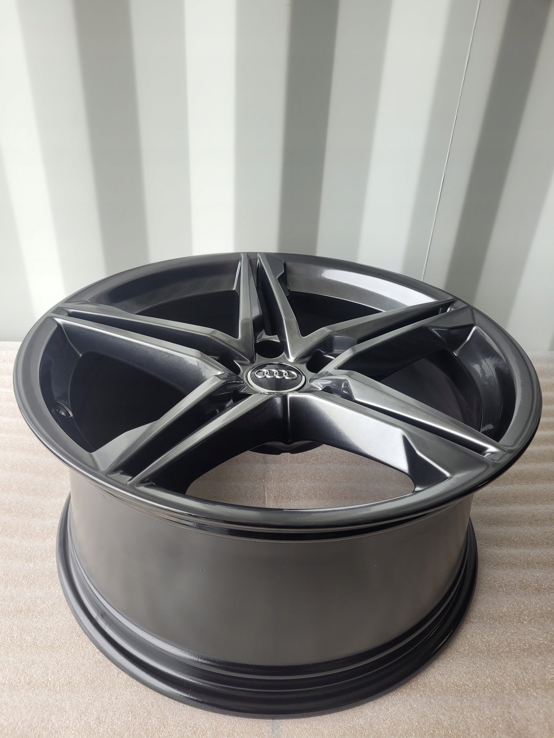 Alu Felge Audi Q3 A6 A8 Q7 A5 A7 Q5 A4 Aluminum rim 18 Zoll 8.5J 5x112 29ET