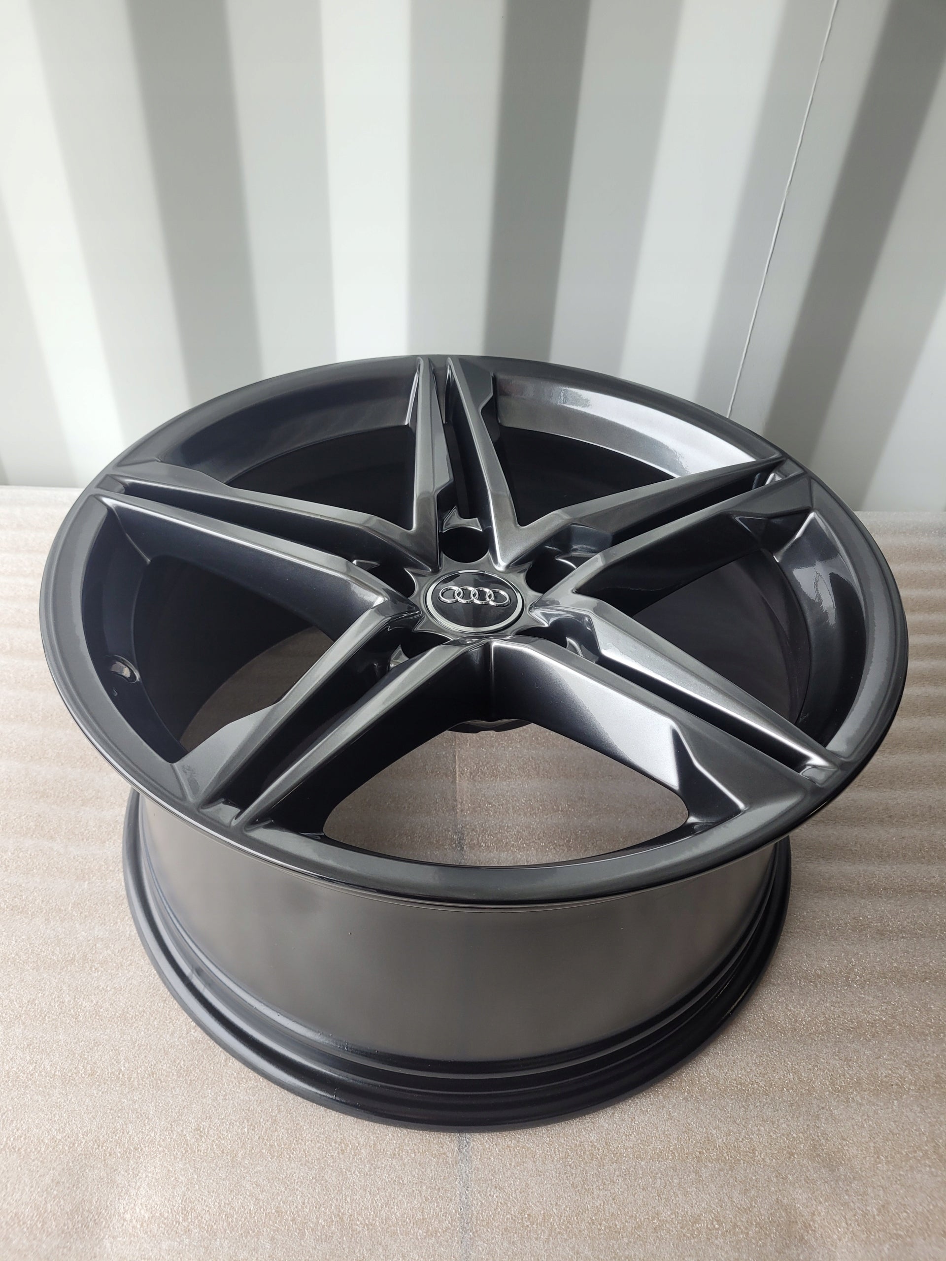 Alu Felge Audi Q3 A6 A8 Q7 A5 A7 Q5 A4 Aluminum rim 18 Zoll 8.5J 5x112 29ET