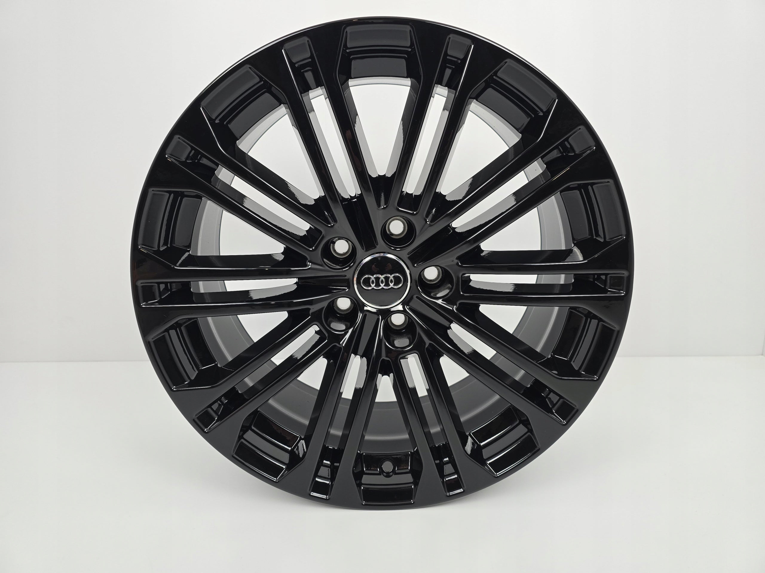 Alu rim Audi Q3 A6 A8 A5 A7 Q5 A4 TT Aluminum rim 18 inch 8.0J 5x112 31ET 