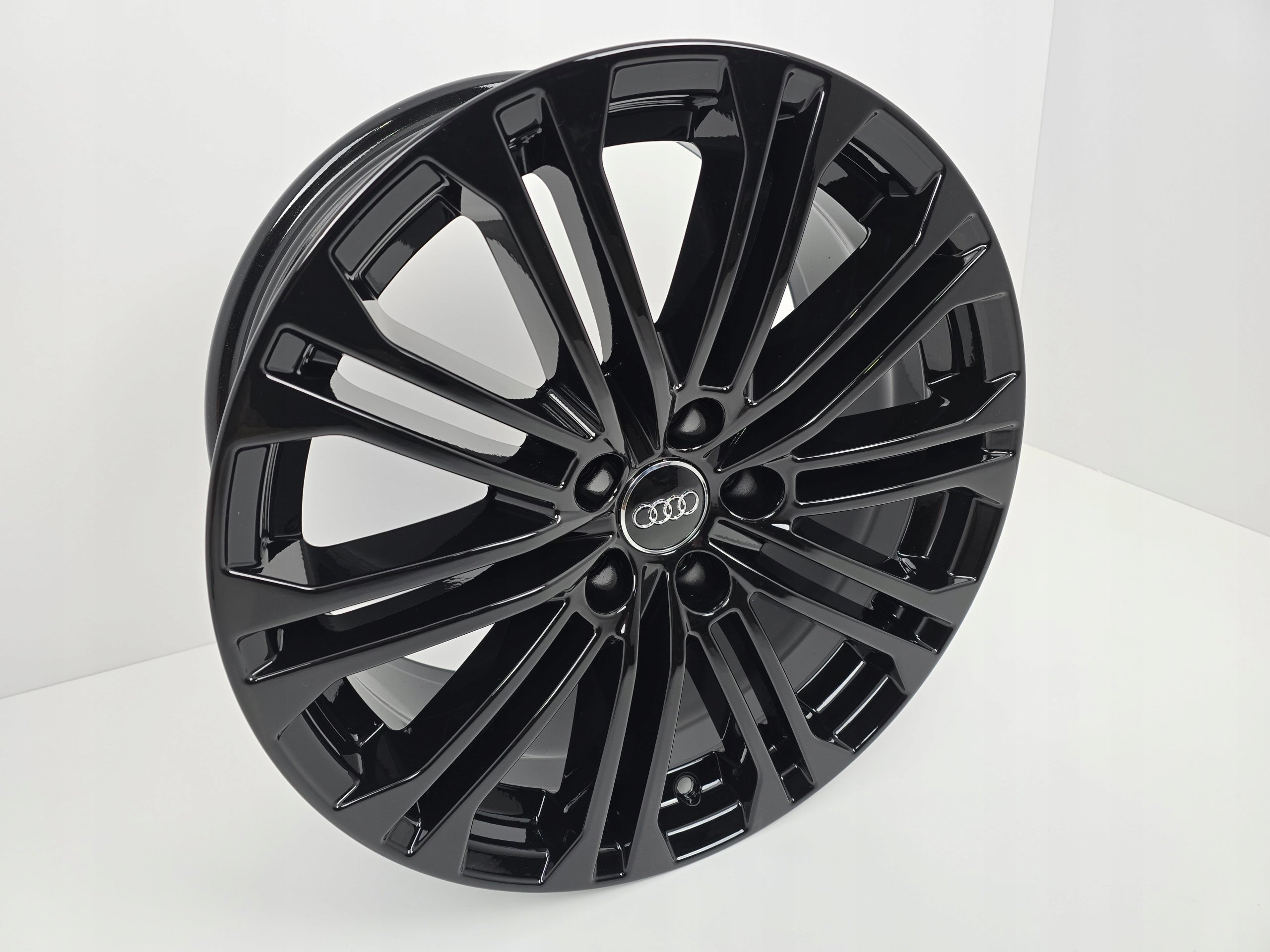 Alu Felge Audi Q3 A6 A8 A5 A7 Q5 A4 TT Aluminum rim 18 Zoll 8.0J 5x112 31ET