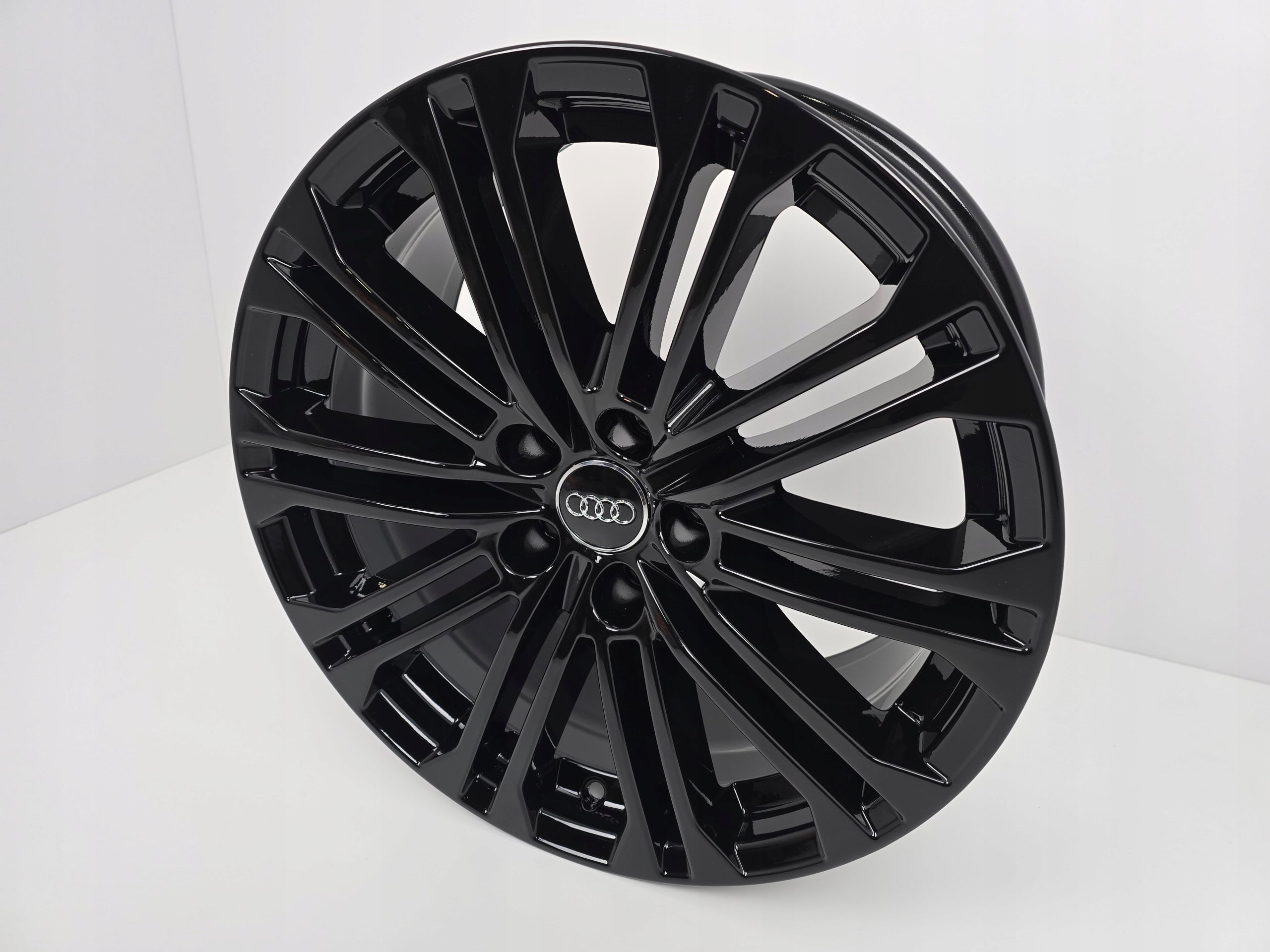 Alu Felge Audi Q3 A6 A8 A5 A7 Q5 A4 TT Aluminum rim 18 Zoll 8.0J 5x112 31ET