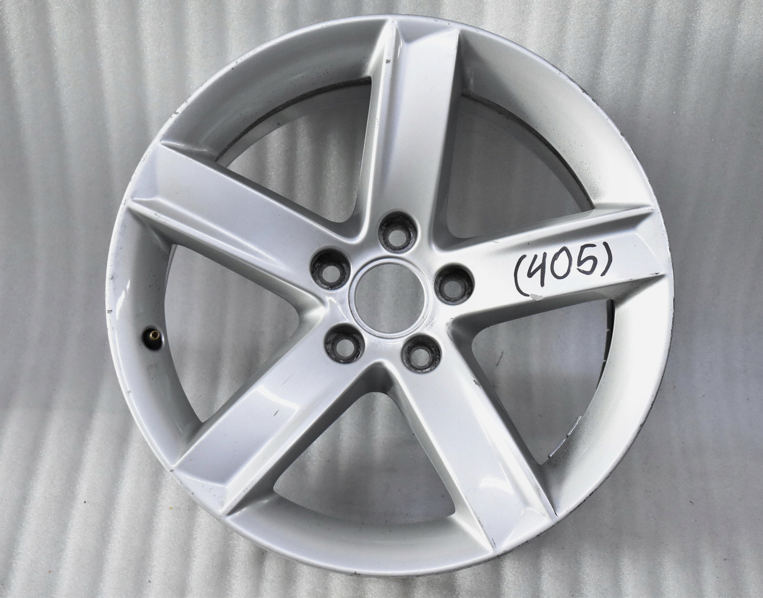  1x Alu Felge Audi A6 A8 A5 A7 A4 Aluminum rim 17 Zoll 7.5J 5x112 28ET 8T0071497 product image