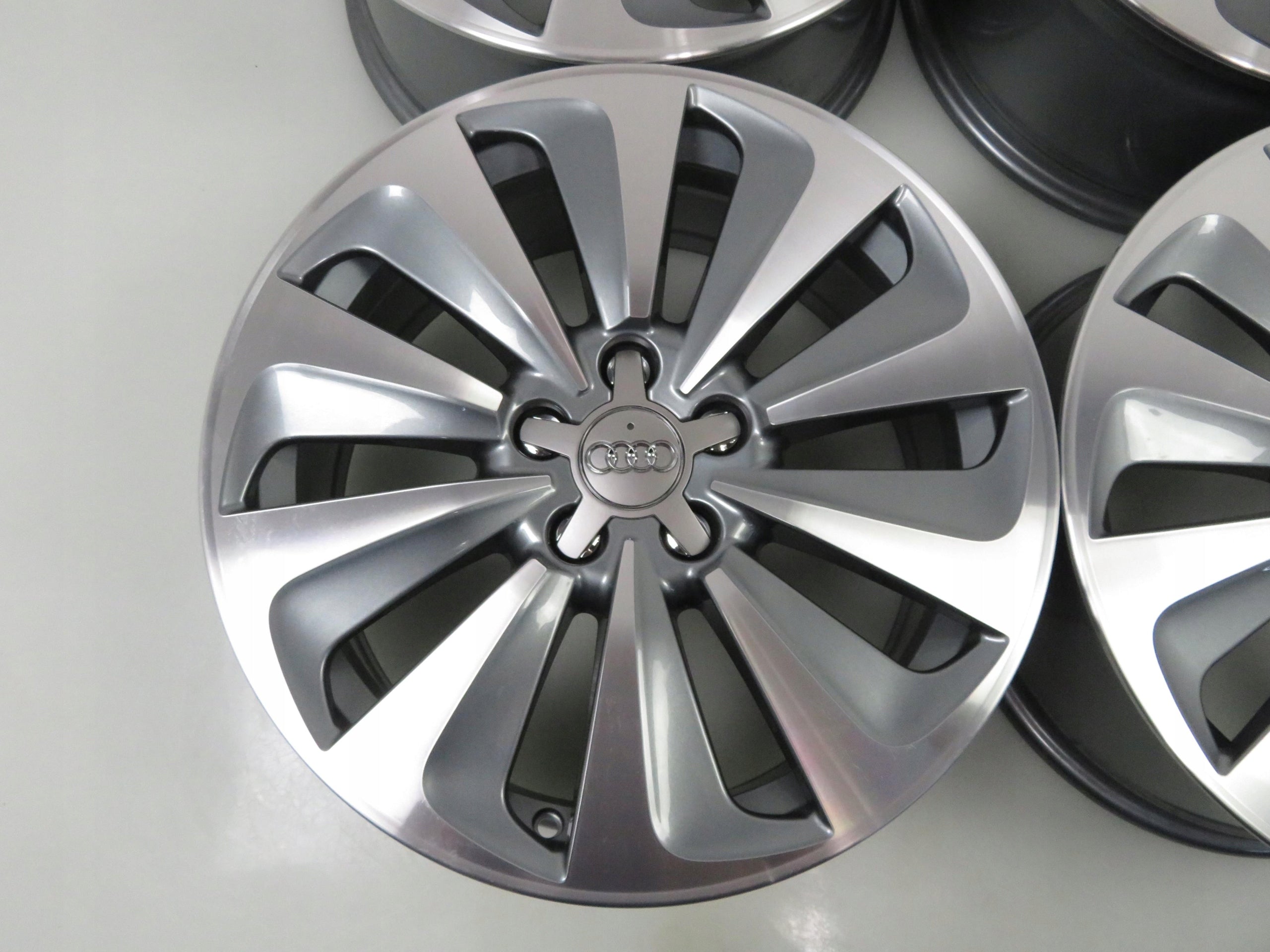 Alu Felge Audi A6 A8 A5 A7 A4 Aluminum rim 18 Zoll 8.0J 5x112 39ET