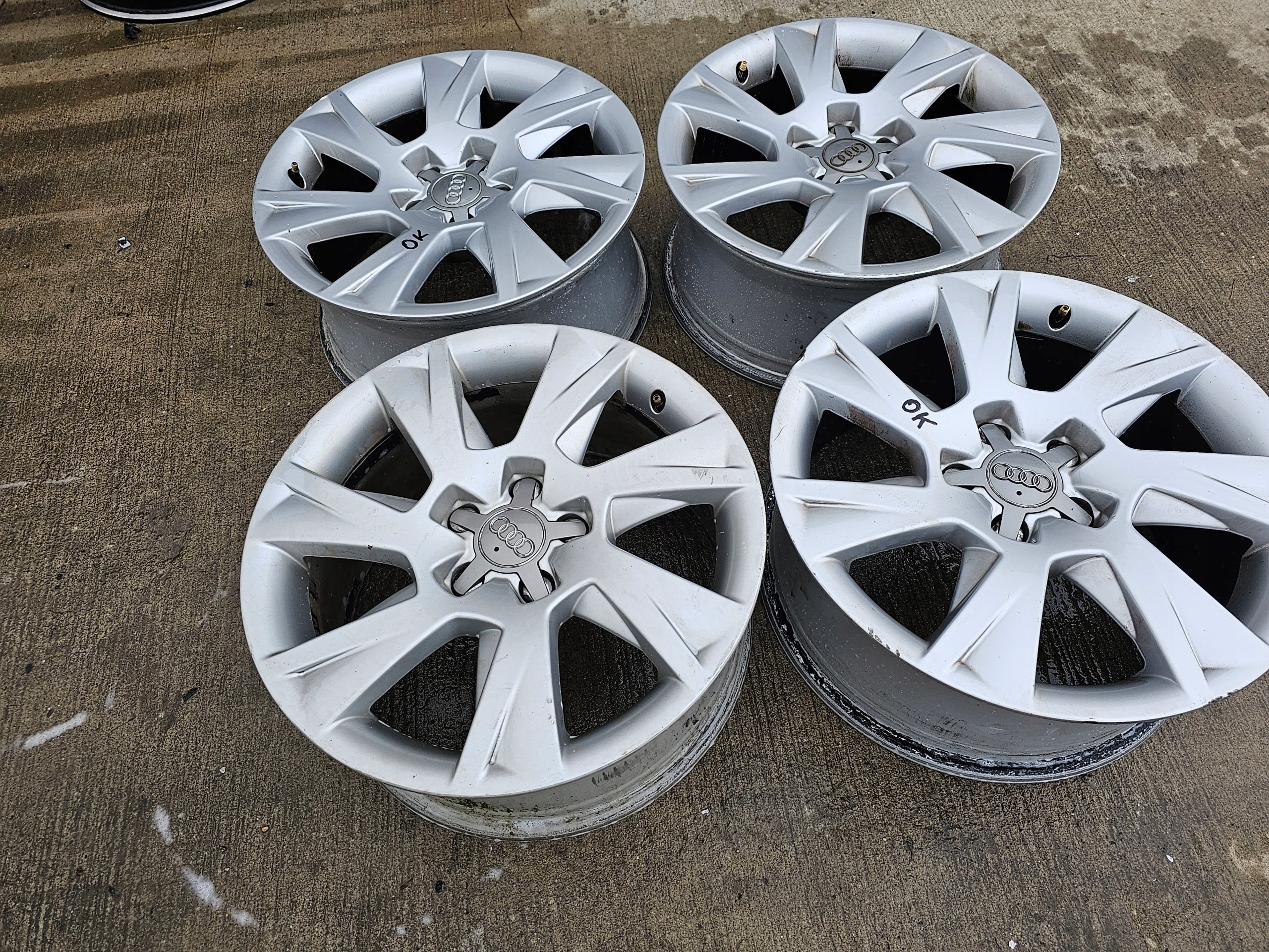 1x Alu Felge Audi A6 A4 A5 A7 Aluminum rim 17 Zoll 7.5J 5x112 28ET 8T0601025C