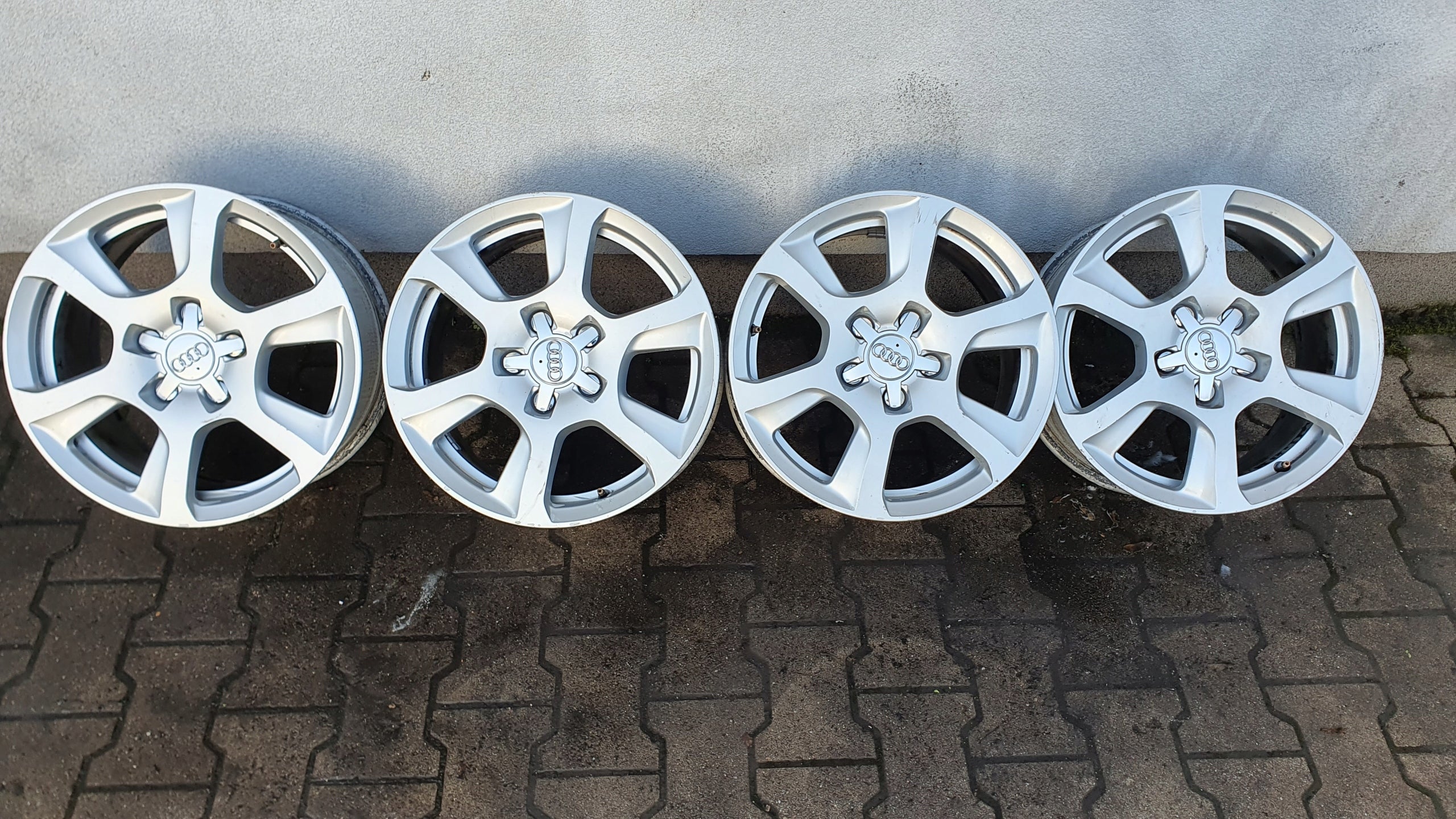 Alu Felge Audi Q3 A4 A6 A5 Aluminum rim 16 Zoll 7.5J 5x112 45ET 8K0601025F