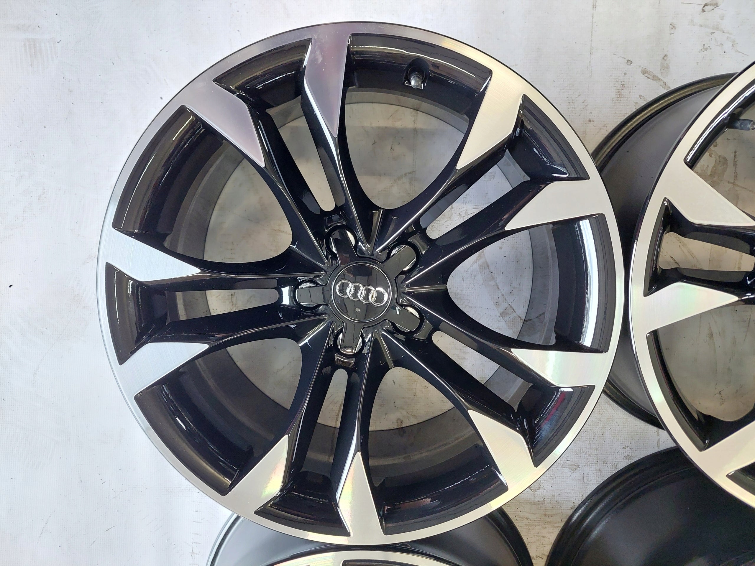 Alu Felge Audi A4 A6 A5 Aluminum rim 18 Zoll 8.0J 5x112 29ET 8T0601025A