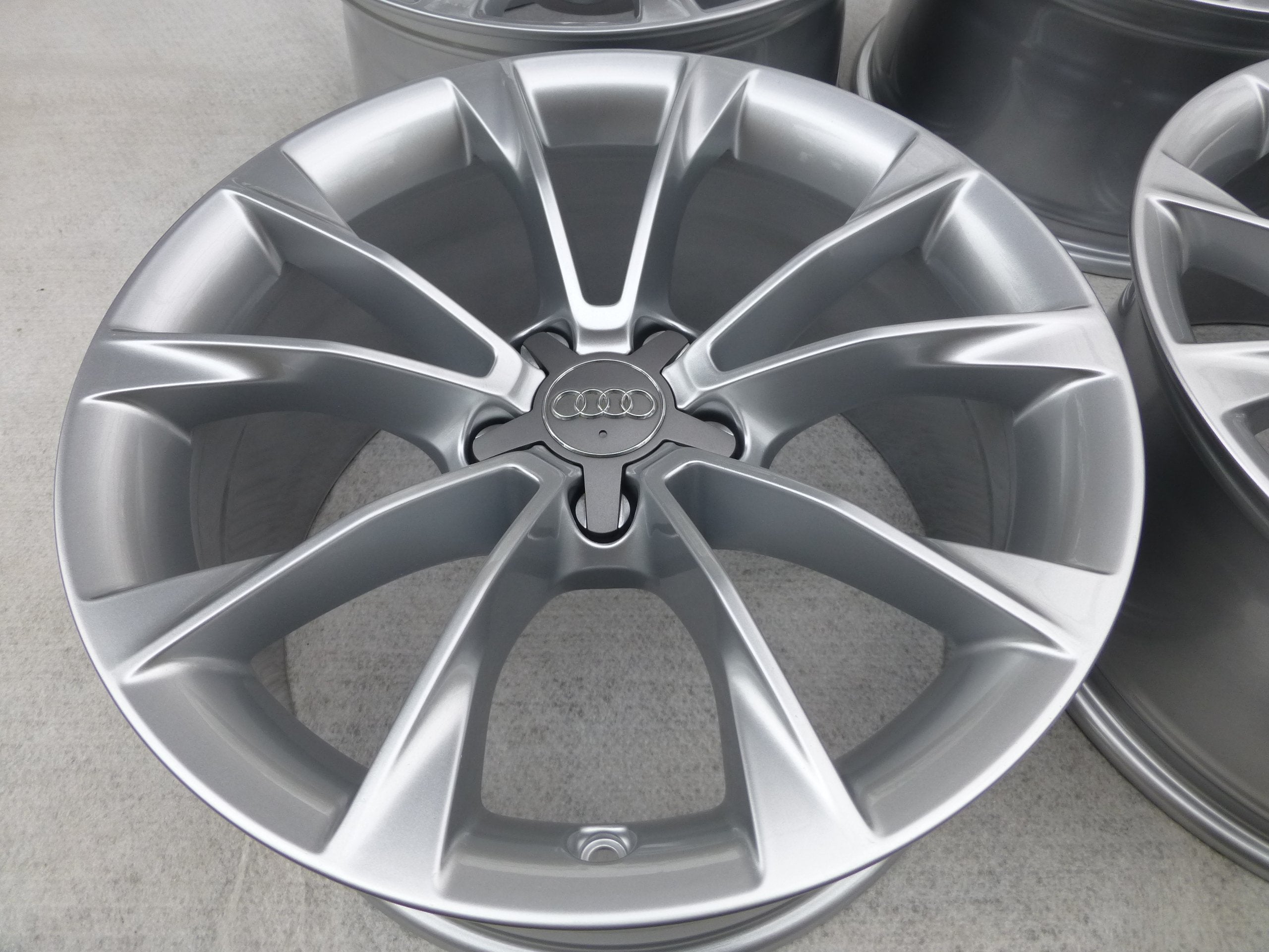 Alu Felge Audi A8 S5 A5 S6 A4 S4 Aluminum rim 18 Zoll 8.5J 5x112