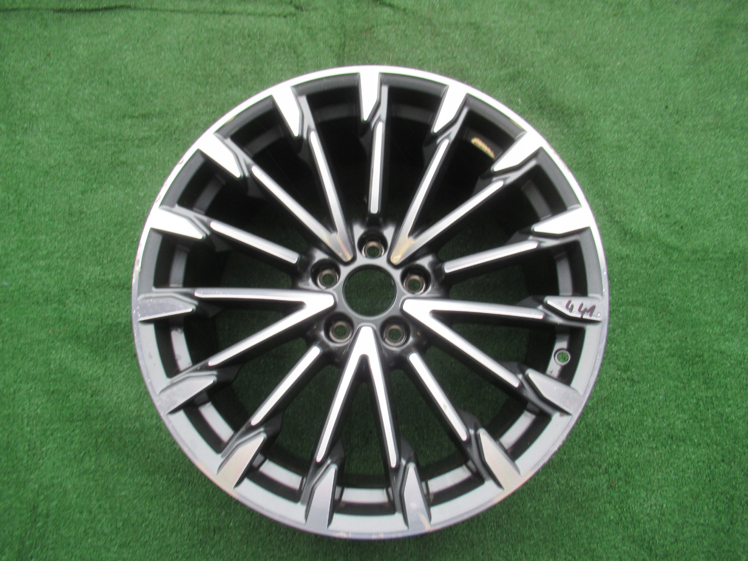 1x Alu Felge Audi A4 A5 allroad Aluminum rim 19 Zoll 8.5J 5x112 32ET 8W0601025BJ