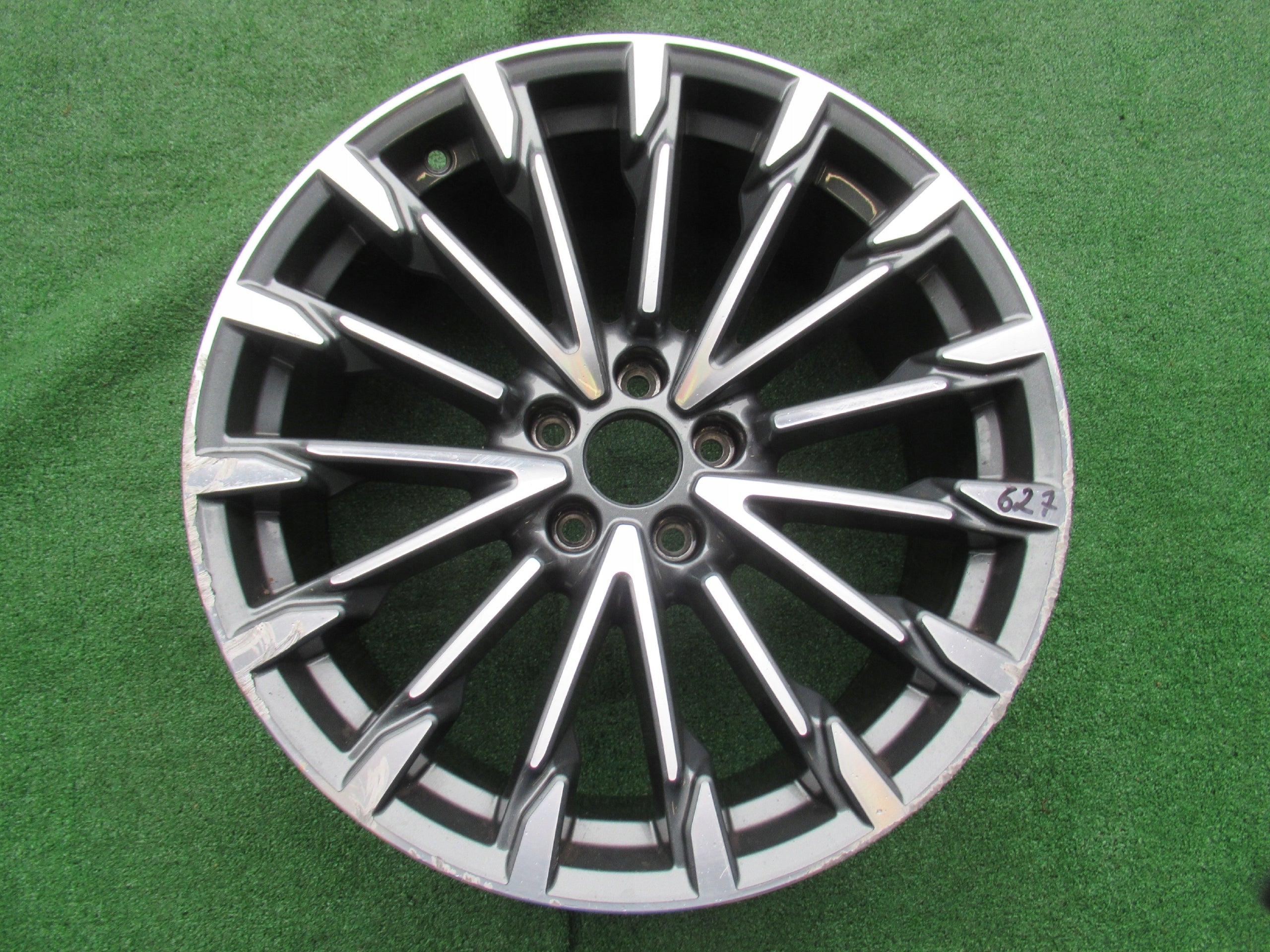 1x Alu Felge Audi allroad A4 A5 Aluminum rim 19 Zoll 8.5J 5x112 32ET 8W0601025BJ