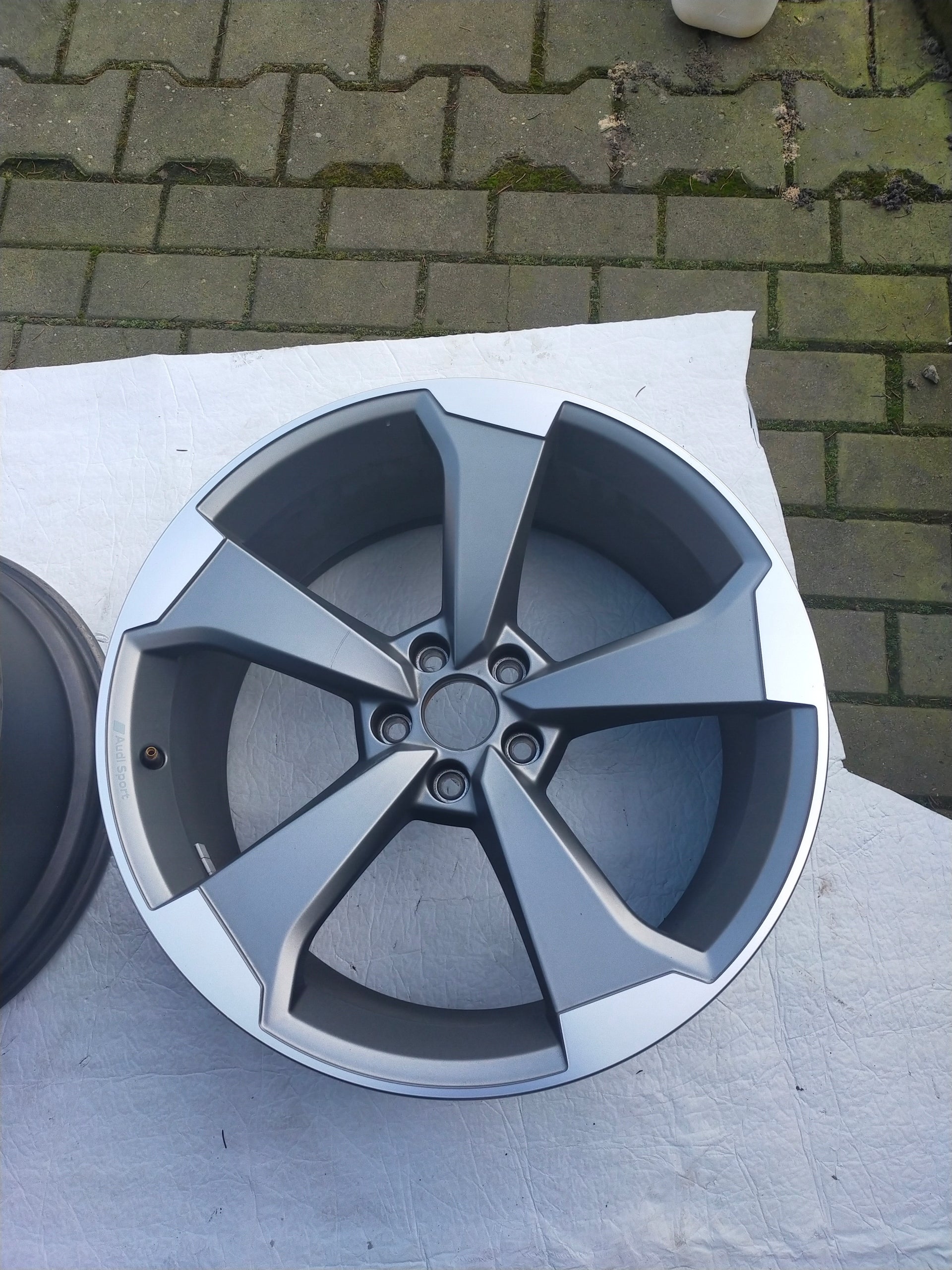  1x Alu Felge Audi A4 A5 Aluminum rim 19 Zoll 9.0J 5x112 34ET 8W0601025CF product image