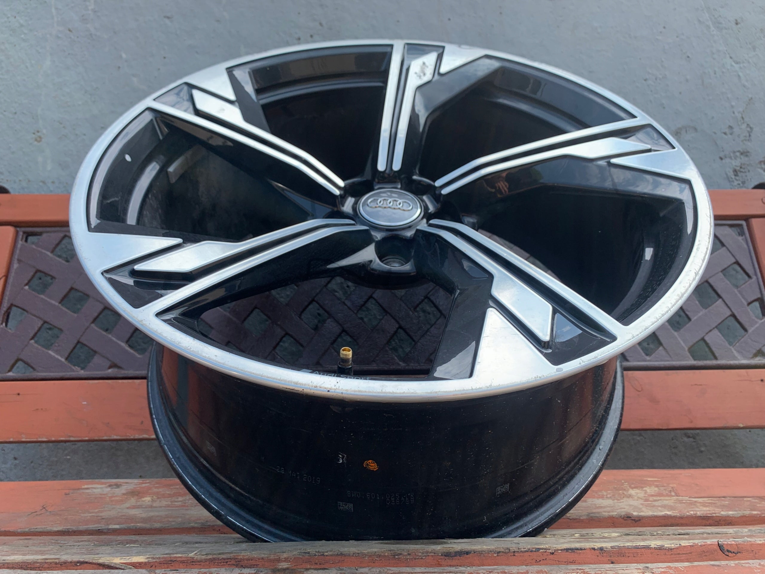 1x Alu Felge Audi A4 A5 Aluminum rim 20 Zoll 9.0J 5x112 22ET 8W0601025DT