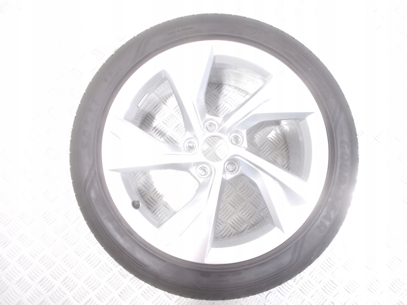 1x Alu Felge Audi A4 A5 Aluminum rim 18 Zoll 8.0J 5x112 40ET 8W0601025EJ