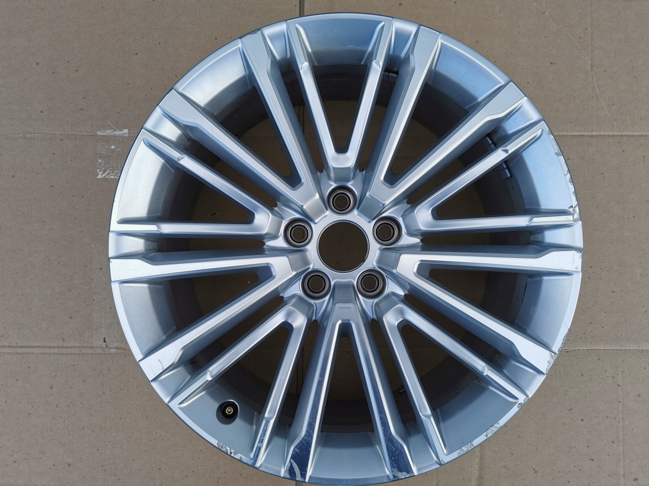 1x Alu Felge Audi A4 A5 Aluminum rim 19 Zoll 8.5J 5x112 40ET 8W0601025BE