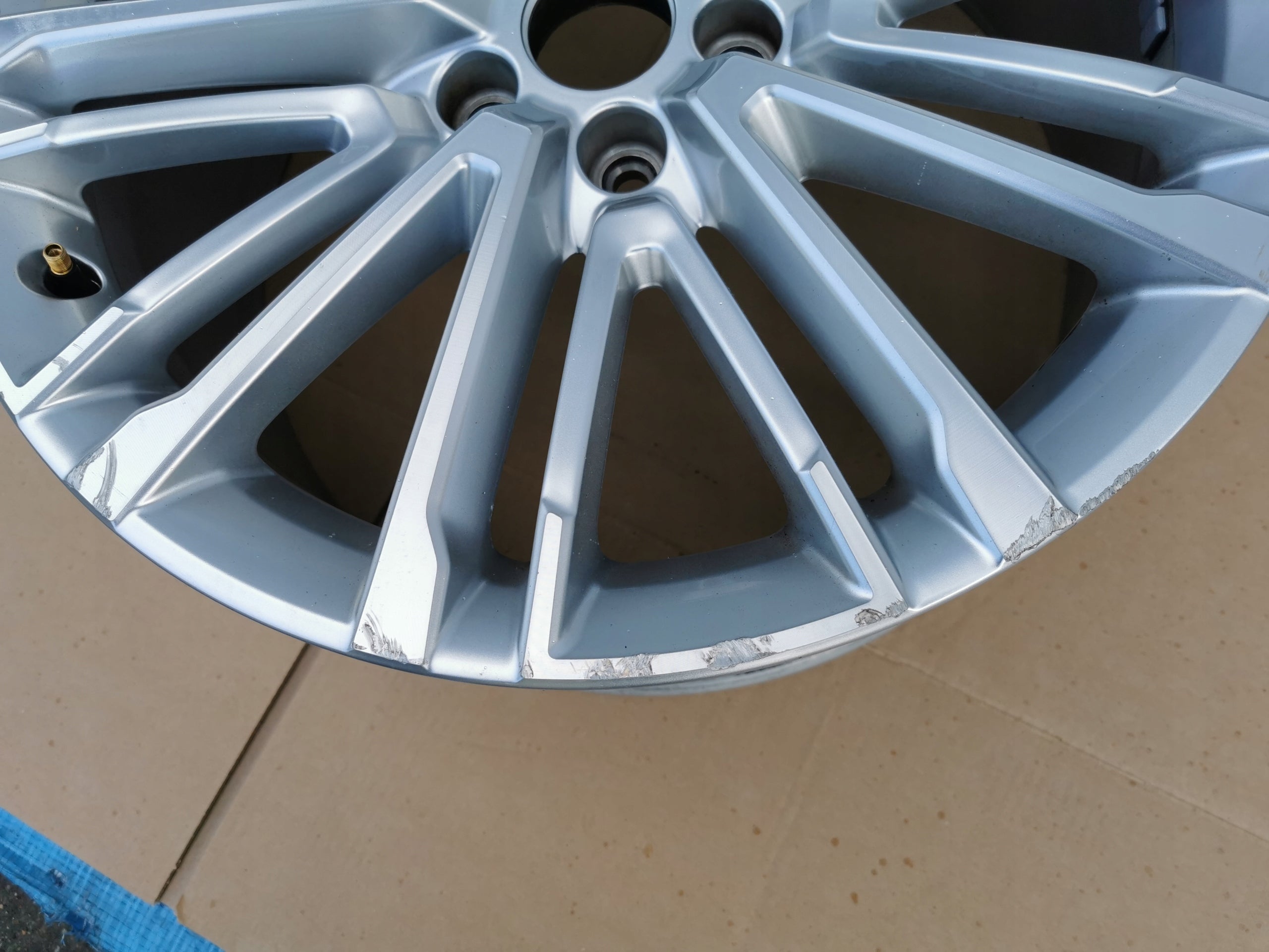 1x Alu Felge Audi A4 A5 Aluminum rim 19 Zoll 8.5J 5x112 40ET 8W0601025BE