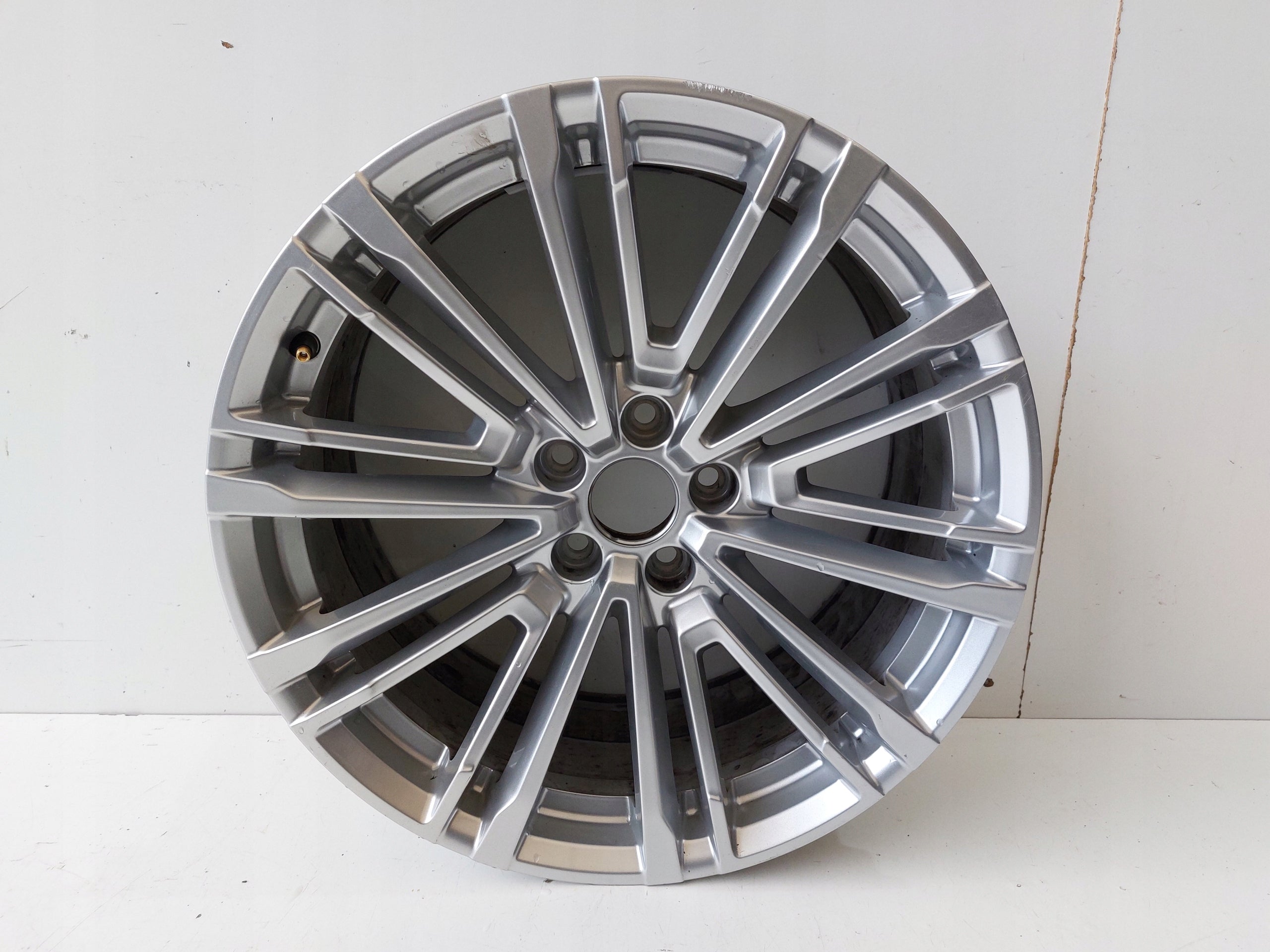  1x aluminum rim Audi A4 A5 aluminum rim 19 inch 8.5J 5x112 8W0601025CC  product image