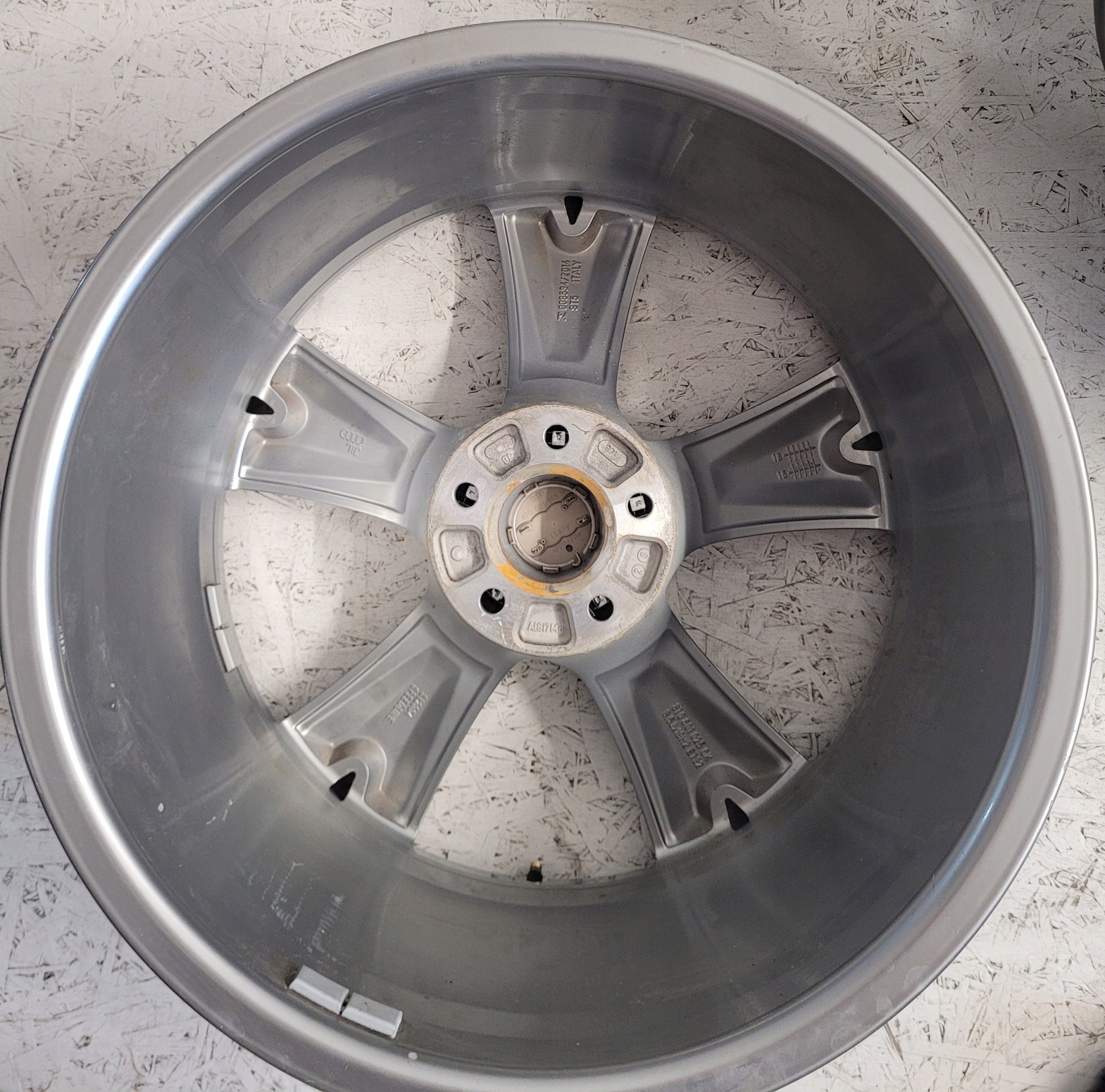 Alu Felge Audi A4 A5 Aluminum rim 19 Zoll 8.5J 5x112 32ET 8T0601025CK