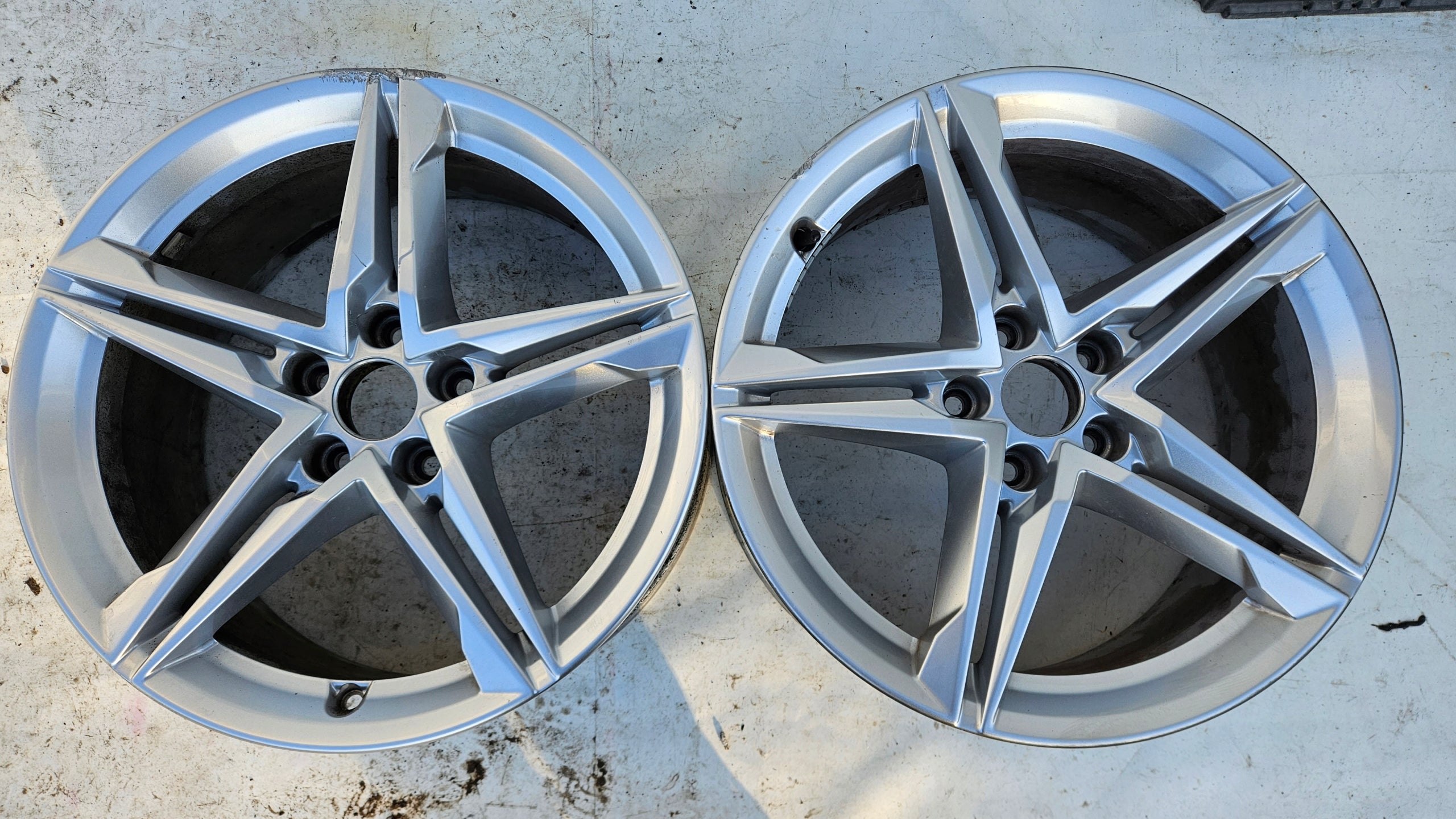  1x Alu Felge Audi A4 A5 Aluminum rim 18 Zoll 8.0J 5x112 40ET 8W0601025EC product image