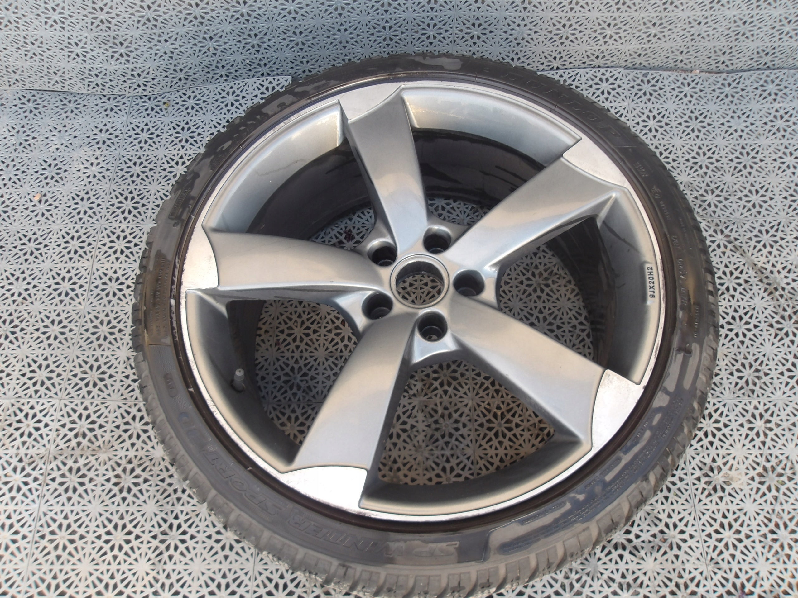 1x Alu Felge Audi A4 A5 Aluminum rim 18 Zoll 7.5J 5x112