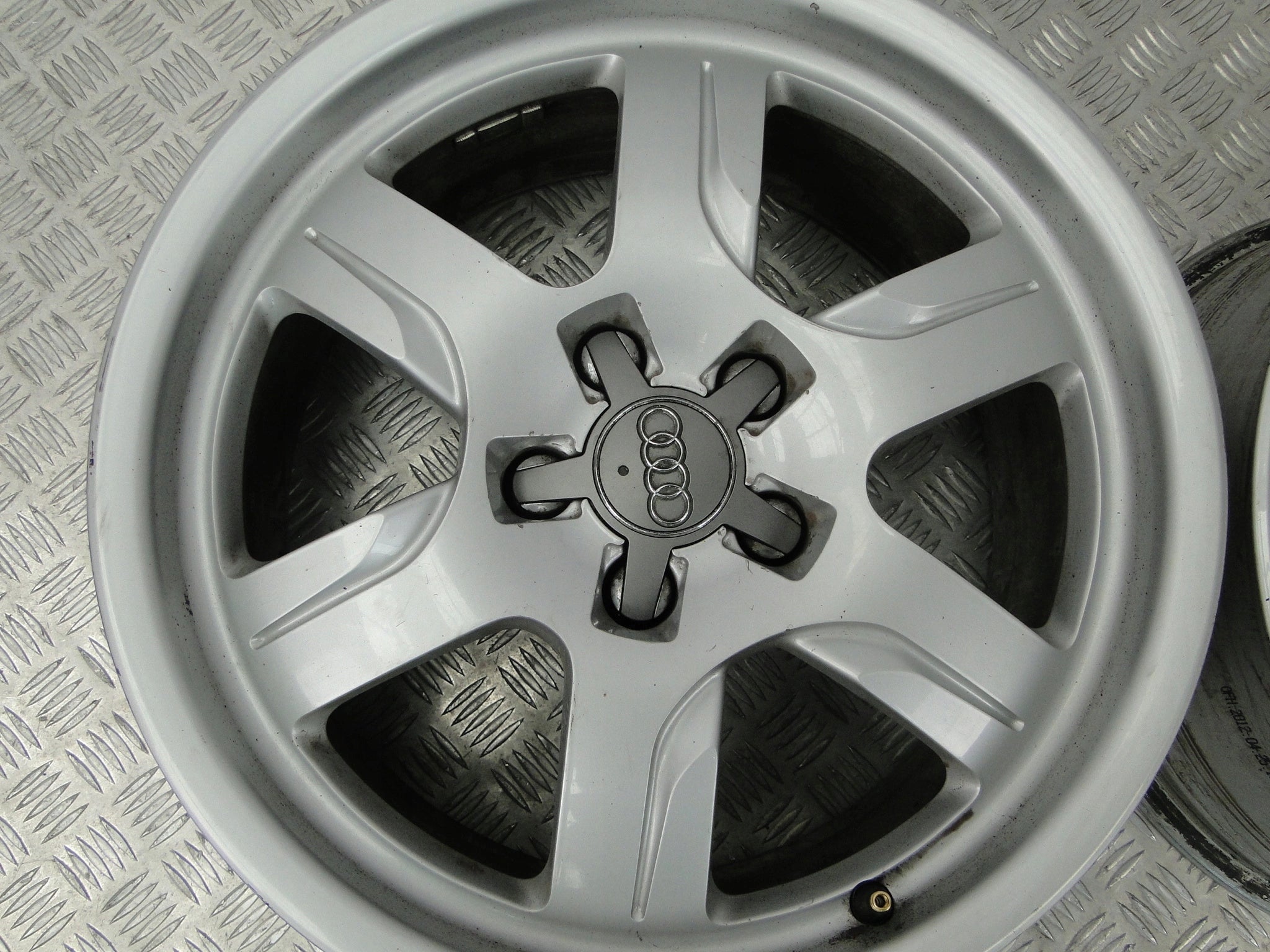 Alu Felge Audi A4 A5 Aluminum rim 17 Zoll 7.5J 5x112 28ET