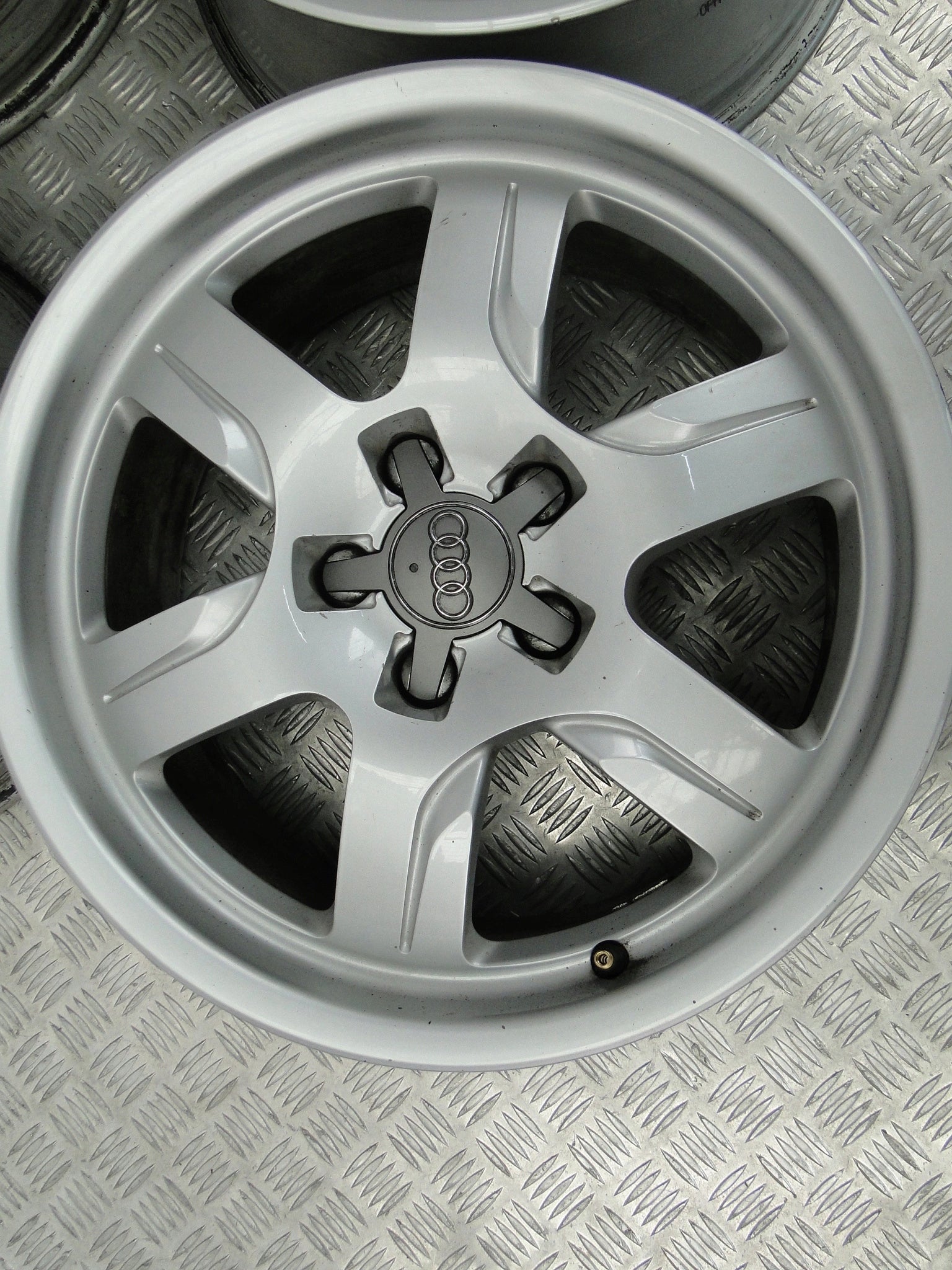 Alu Felge Audi A4 A5 Aluminum rim 17 Zoll 7.5J 5x112 28ET