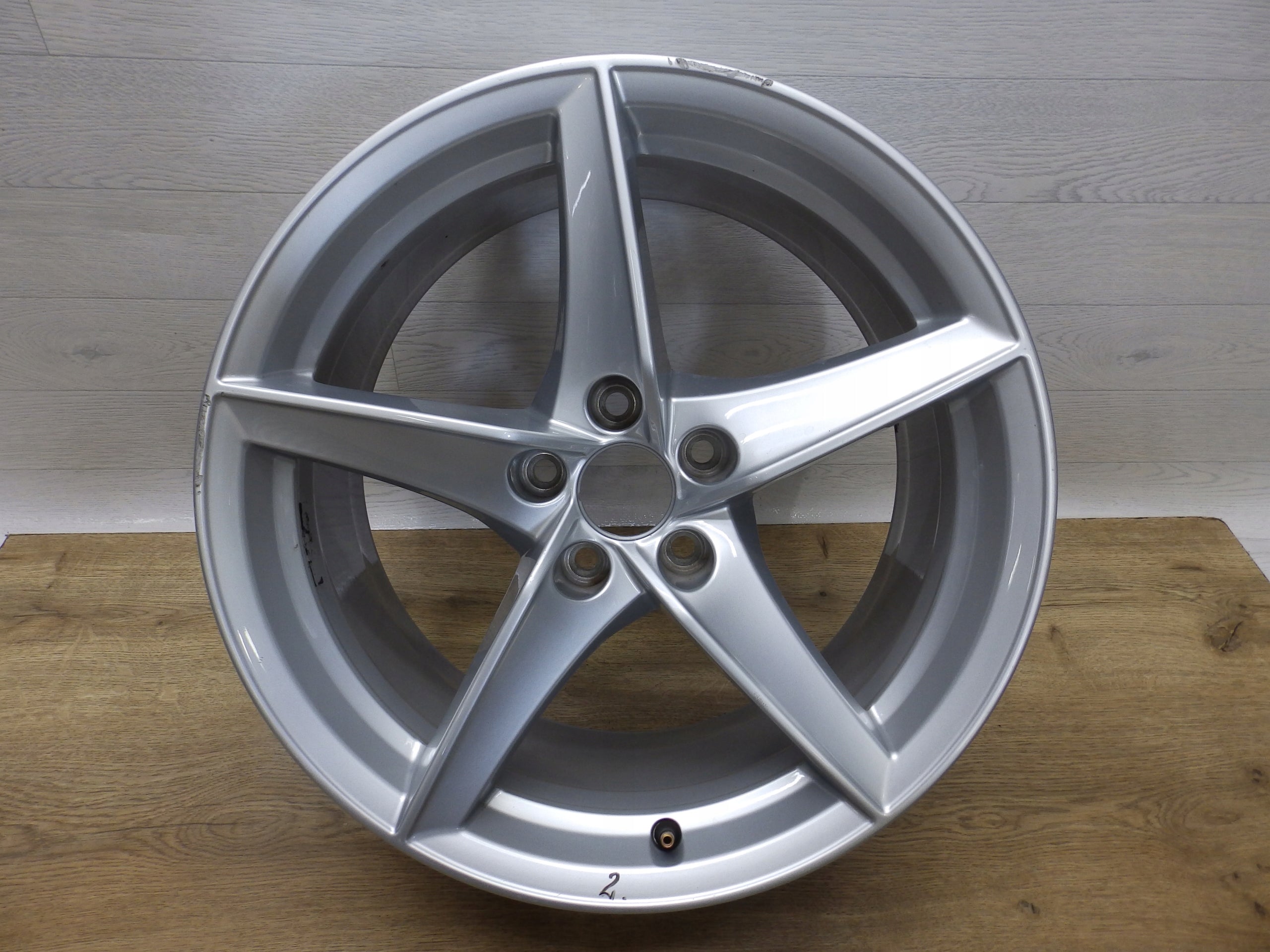 1x Alu Felge Audi A4 A5 Aluminum rim 18 Zoll 8.5J 5x112 29ET 8W0601025BG