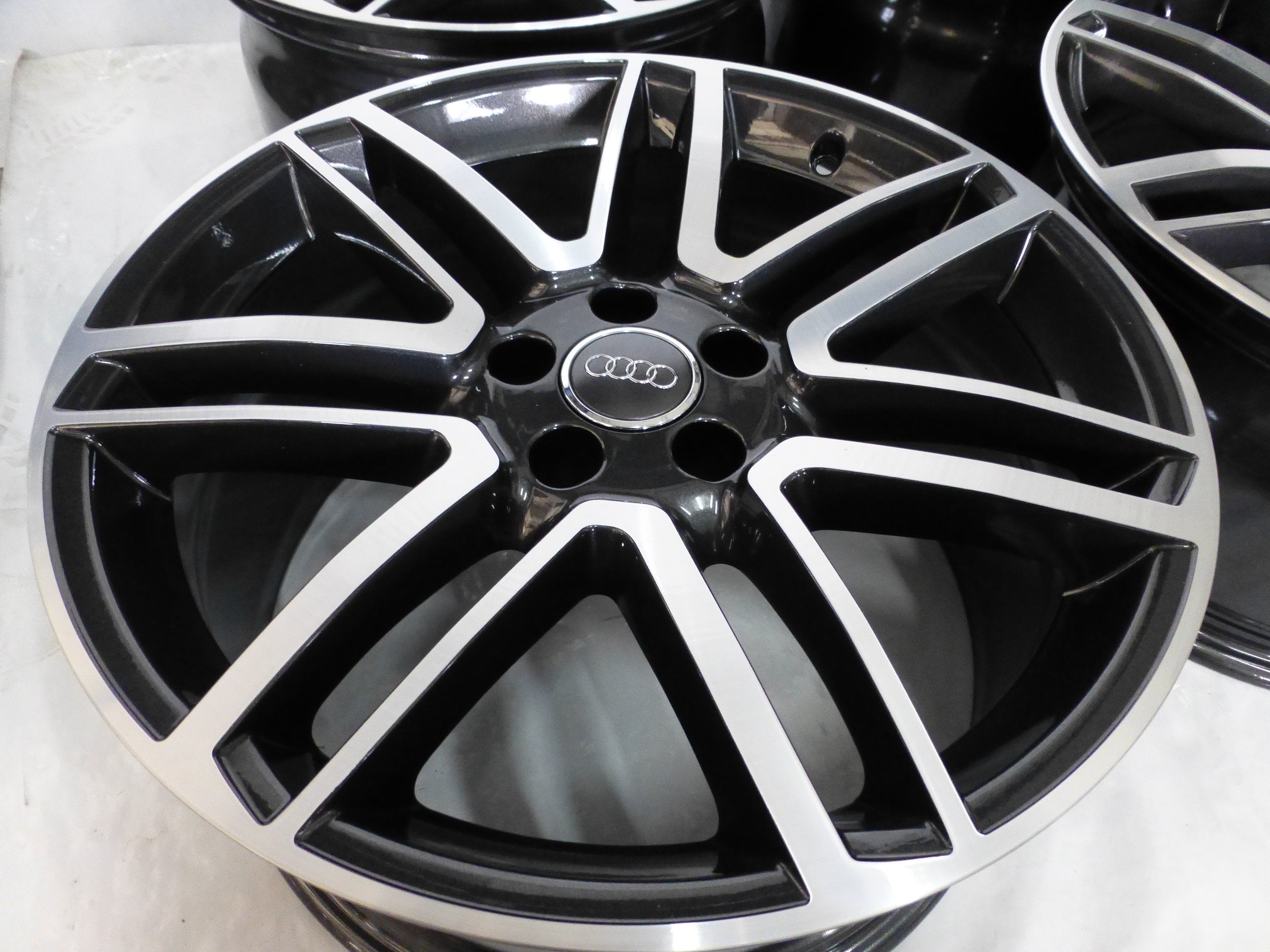 1x Alu Felge Audi A4 A8 A7 A6 Aluminum rim 19 Zoll 9.0J 5x112 32ET