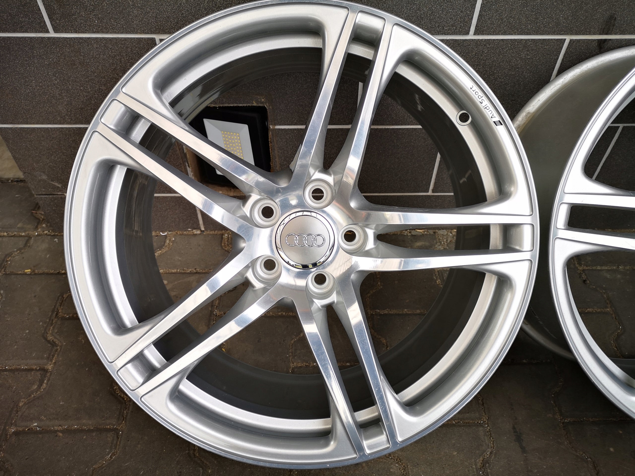 1x Alu Felge Audi A6 A7 S3 RS3 A4 Aluminum rim 19 Zoll 8.5J 5x112 42ET