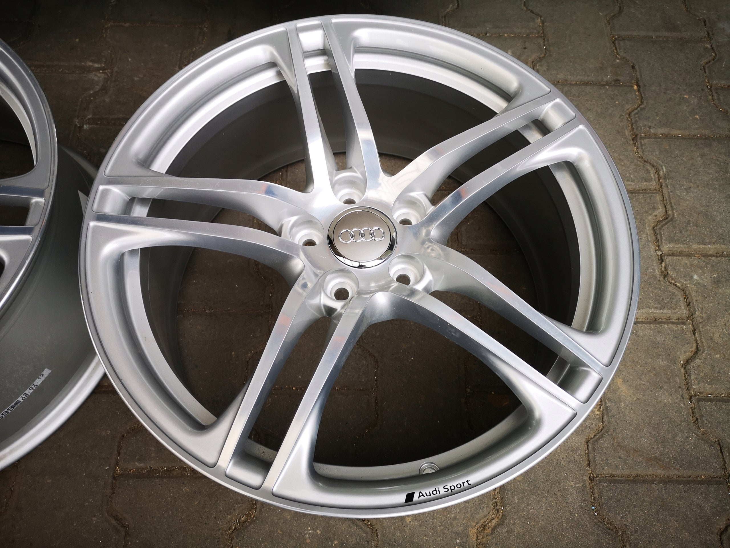 1x Alu Felge Audi A6 A7 S3 RS3 A4 Aluminum rim 19 Zoll 8.5J 5x112 42ET