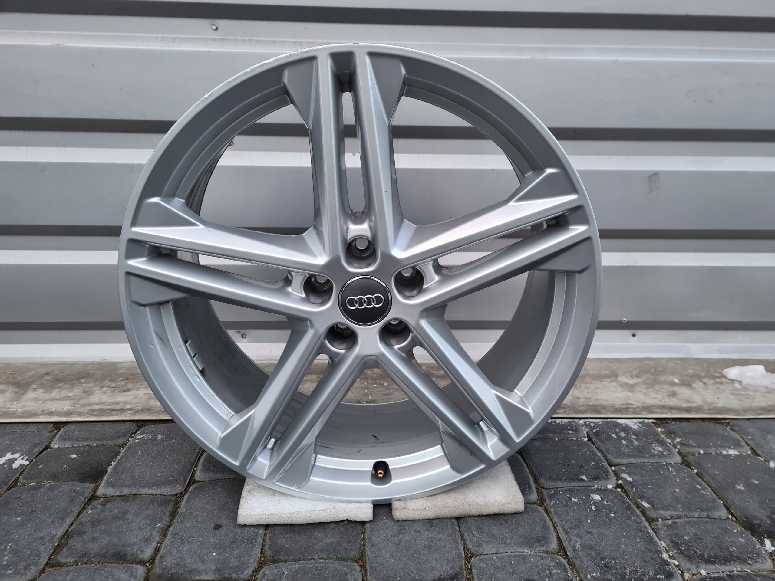  1x aluminum rim Audi Q3 A6 A8 Q5 A4 TT Aluminum rim 20 inch 8.0J 5x112 39ET  product image