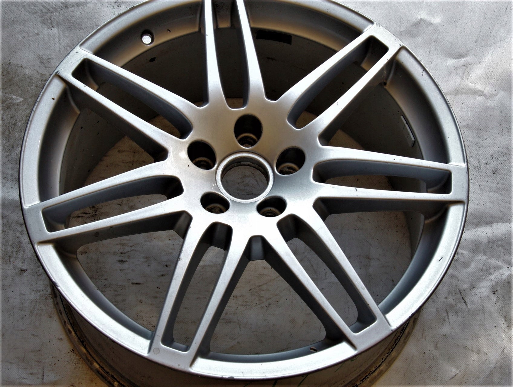  1x Alu Felge Audi A8 A4 A6 Aluminum rim 19 Zoll 8.5J 5x112 48ET 4F0601025BA product image