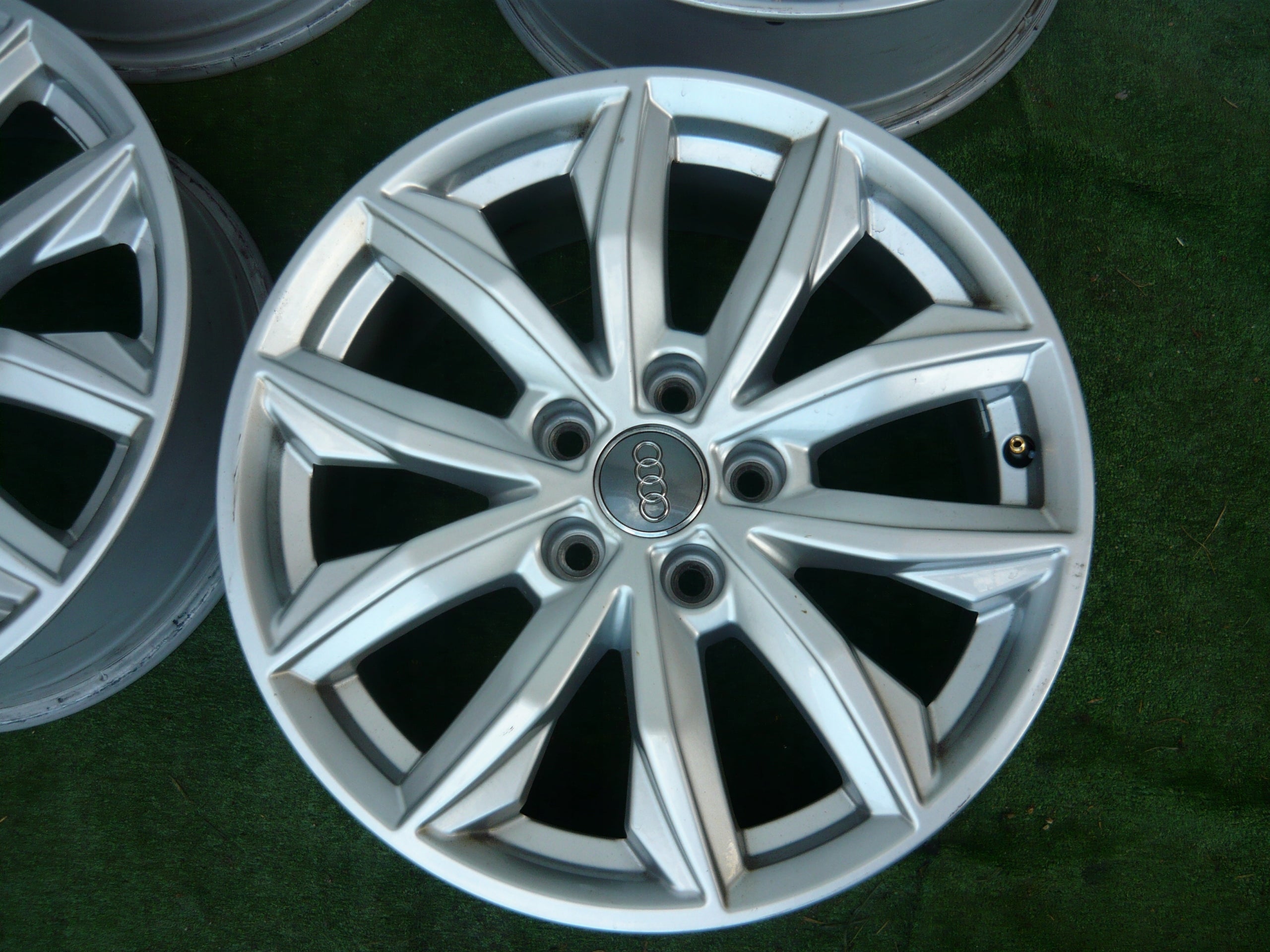  1x Alu Felge Audi Q3 A4 Q5 A6 Aluminum rim 17 Zoll 7.0J 5x112 34ET 80A601025J product image