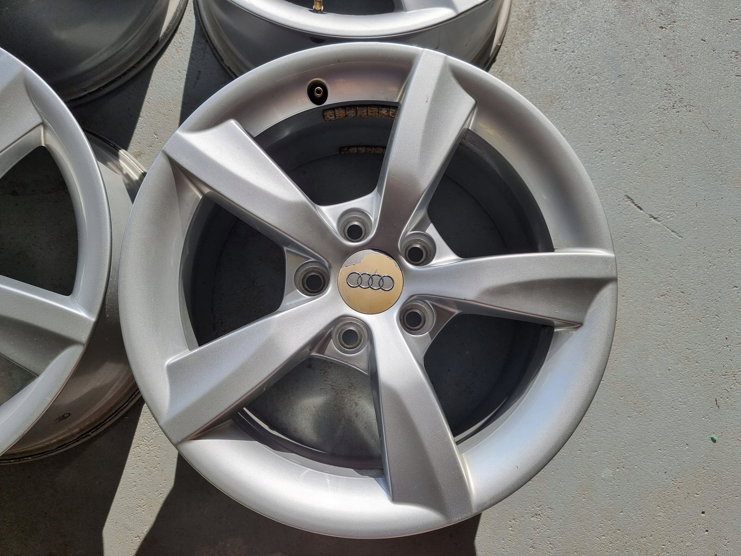 Alu Felge Audi Q3 A4 A6 Q5 Aluminum rim 16 Zoll 7.5J 5x112 37ET 4G0071496