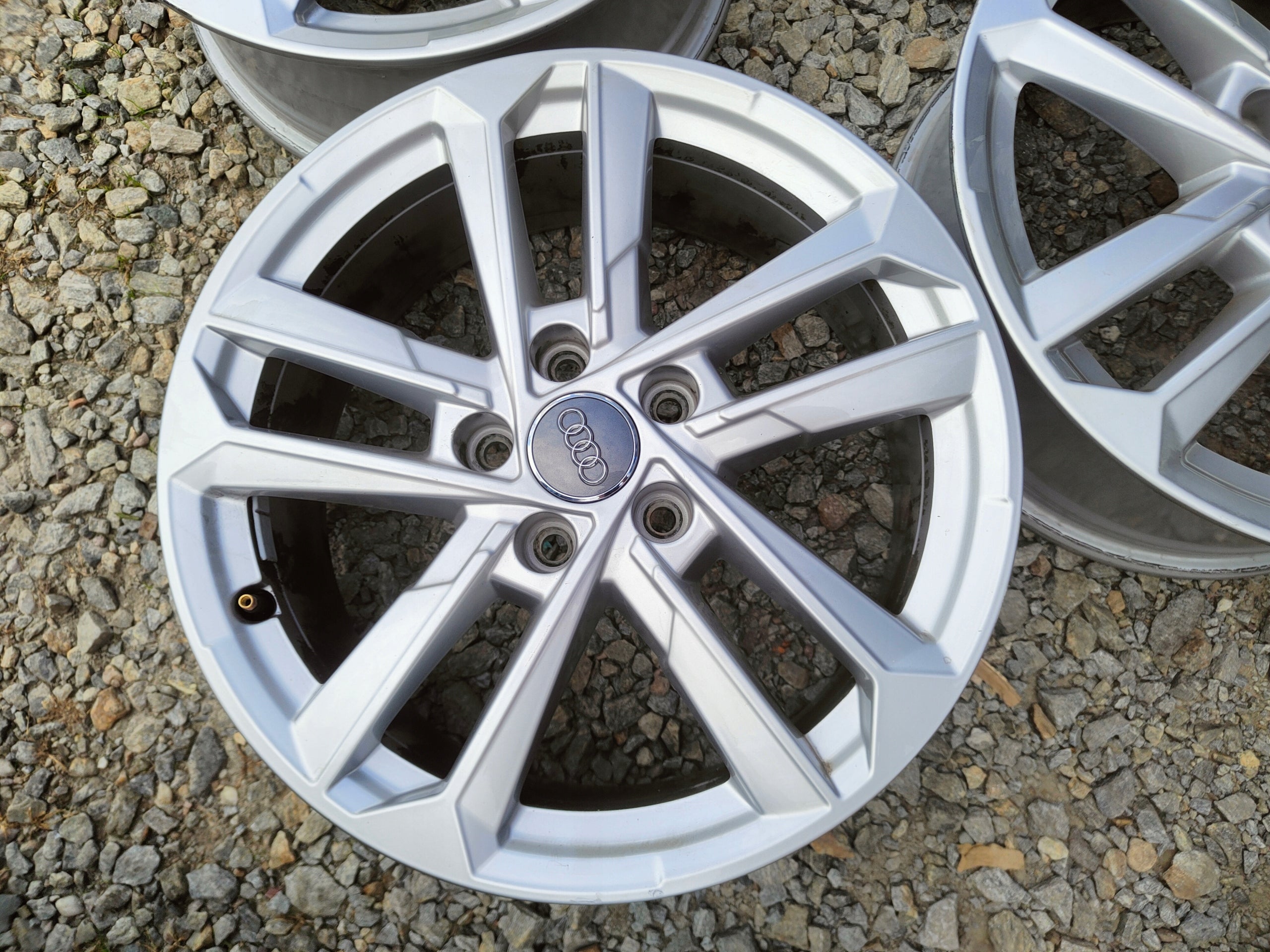 Alu Felge Audi A4 A6 Aluminum rim 17 Zoll 6.5J 5x112 43ET 8Y0601025L