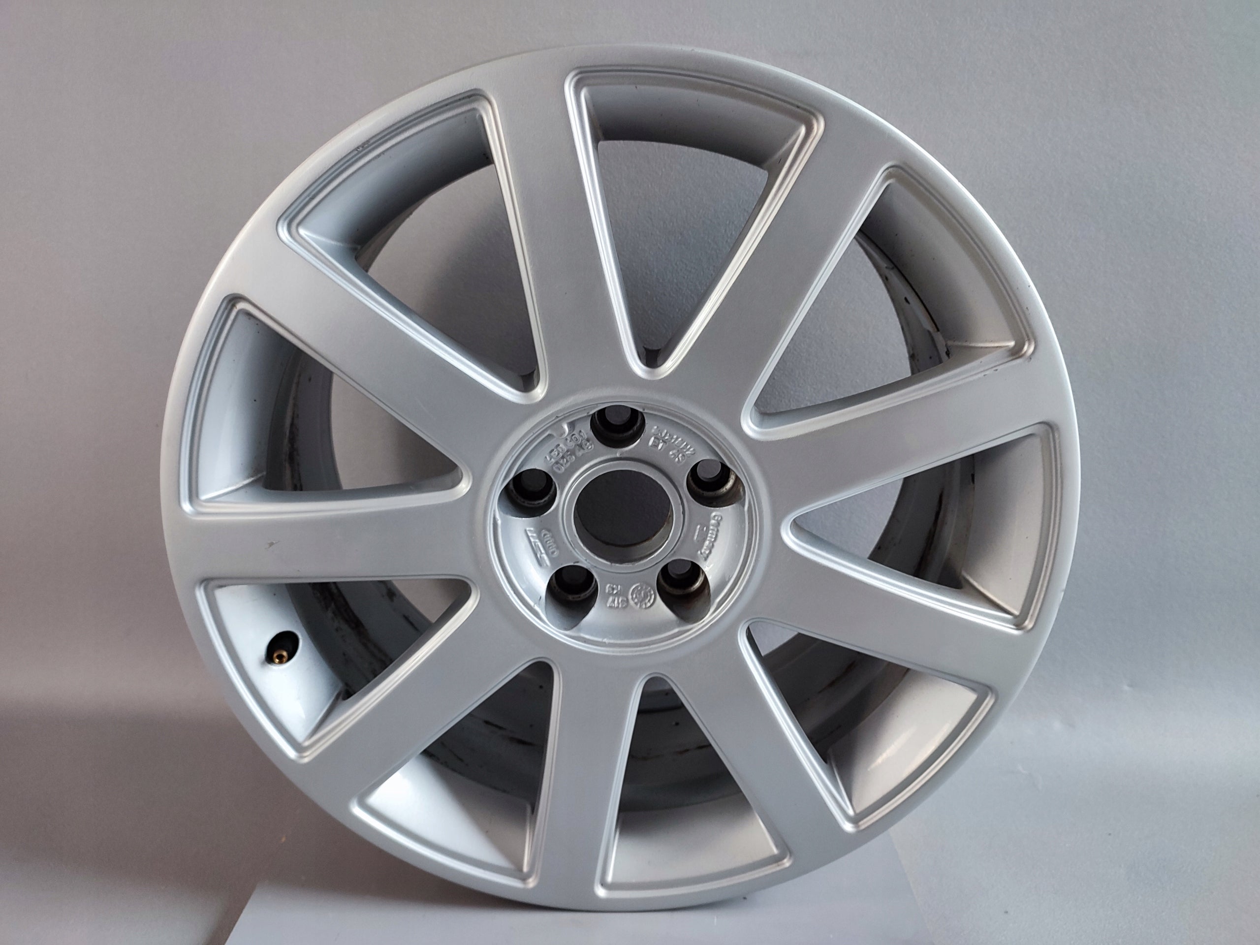 1x Alu Felge Audi A8 A4 S8 S4 Aluminum rim 18 Zoll 8.0J 5x112 43ET 4E0601025AB