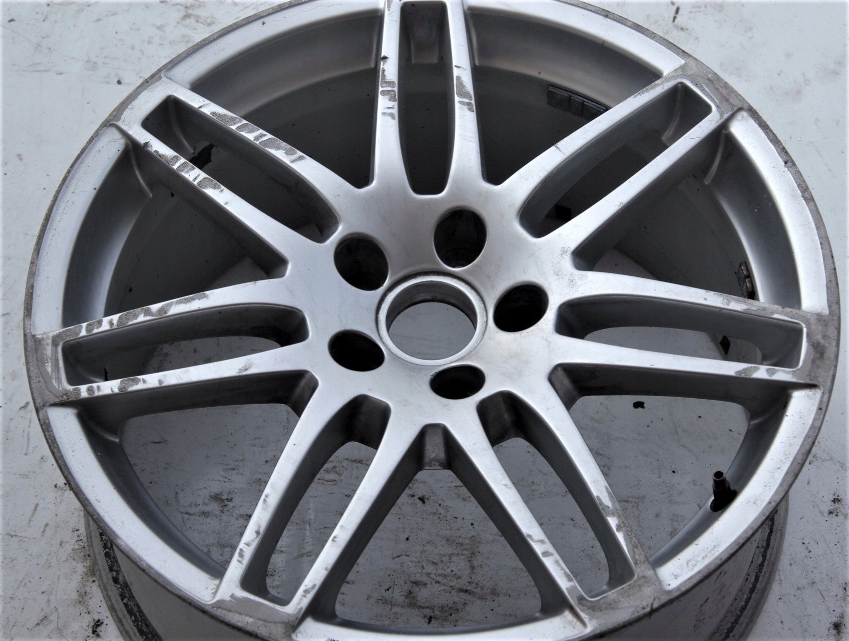  1x Alu Felge Audi A8 A4 Aluminum rim 19 Zoll 8.5J 5x112 45ET 8E0601025BA product image