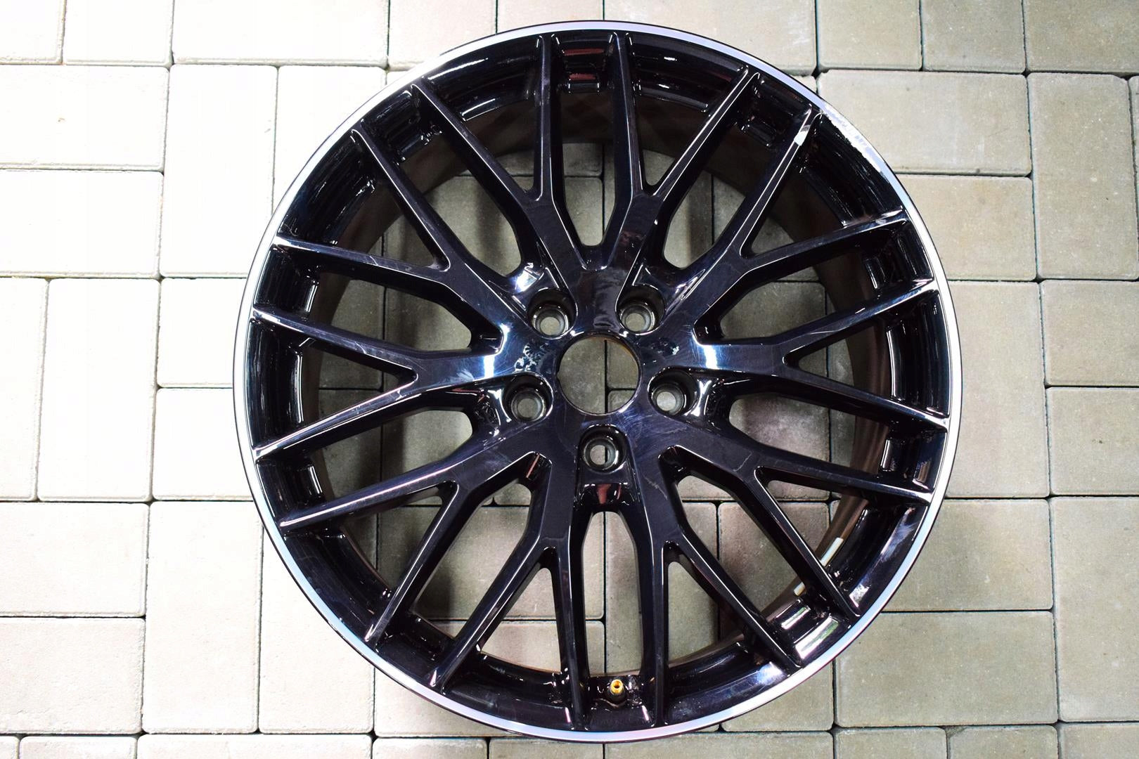  1x Alu Felge Audi allroad A4 S4 Aluminum rim 19 Zoll 8.0J 5x112 32ET 8W9601025H product image