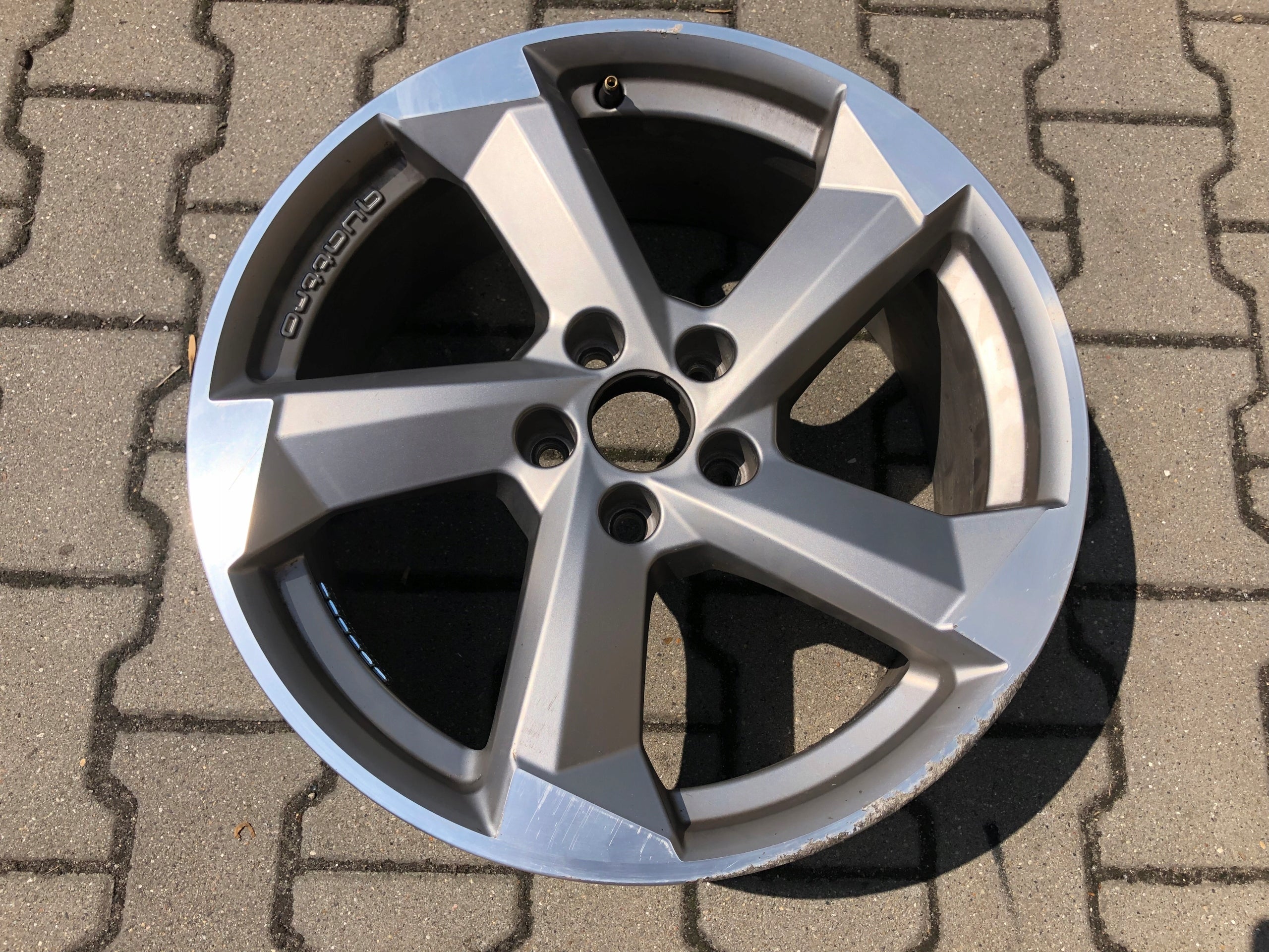  1x Alu Felge Audi allroad A4 TT Aluminum rim 18 Zoll 7.5J 5x112 29ET 8W9601025G product image