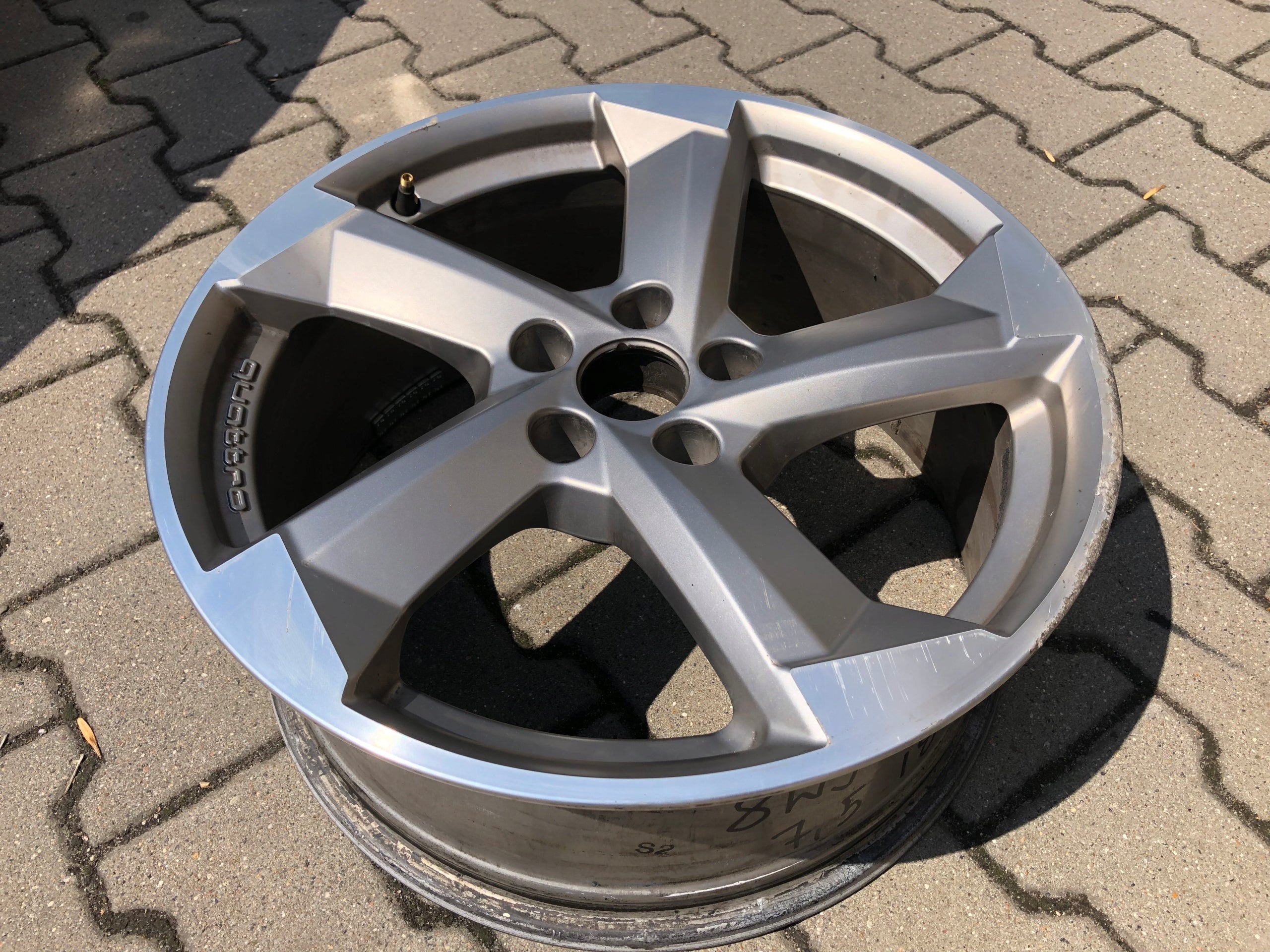 1x Alu Felge Audi allroad A4 TT Aluminum rim 18 Zoll 7.5J 5x112 29ET 8W9601025G