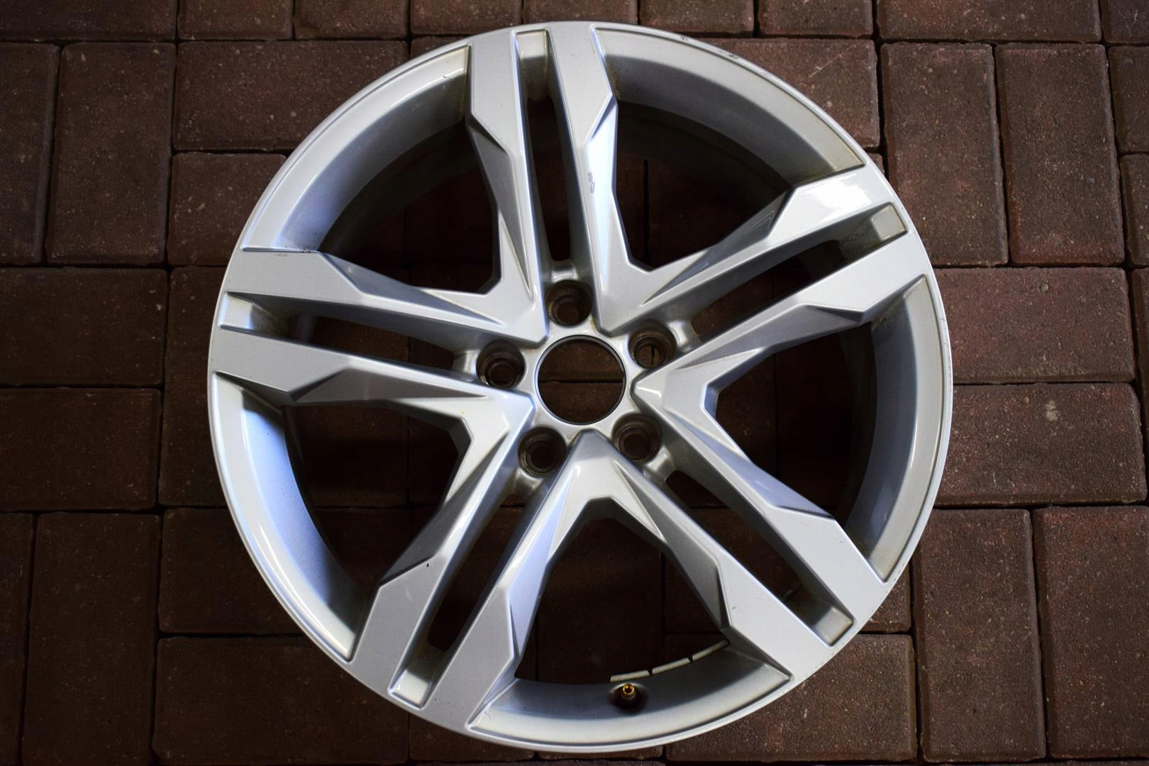  1x aluminum rim Audi allroad A4 Aluminum rim 18 inch 7.5J 5x112 29ET 8W9601025B  product image