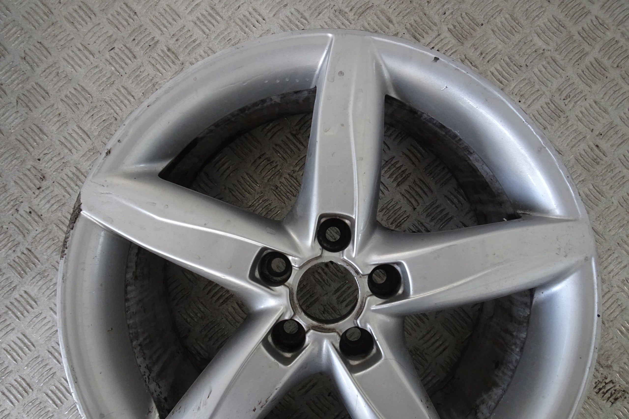 Alu Felge Audi S4 A4 Aluminum rim 18 Zoll 8.0J 5x112 47ET 8K0601025D