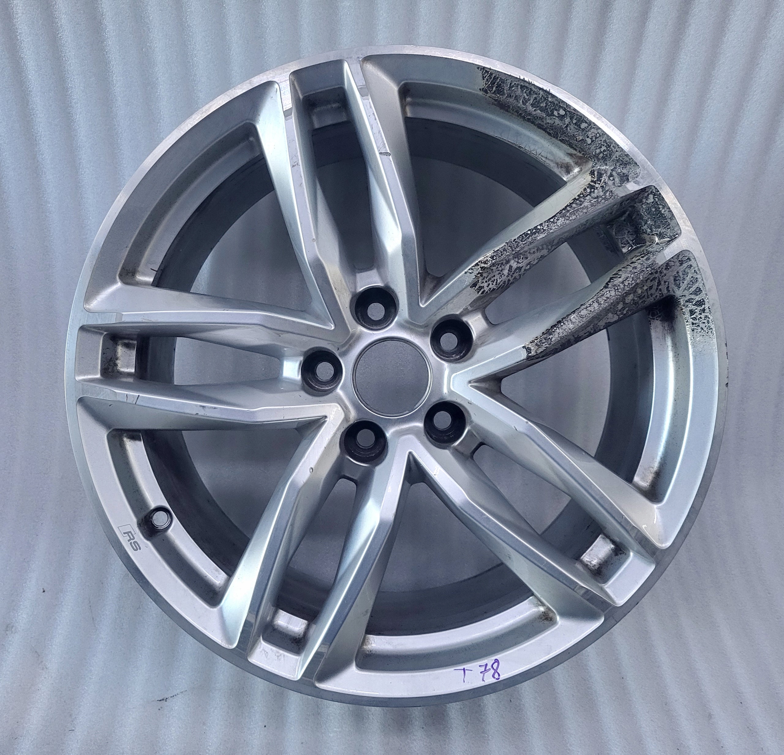 1x Alu Felge Audi A4 S4 Aluminum rim 18 Zoll 8.0J 5x112 40ET 8W0601025BA