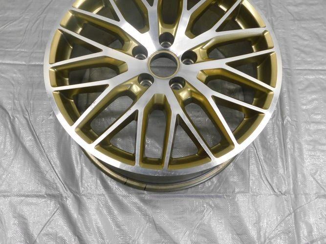 1x Alu Felge Audi A4 S4 Aluminum rim 18 Zoll 8.0J 5x112 47ET 8K0601025DA